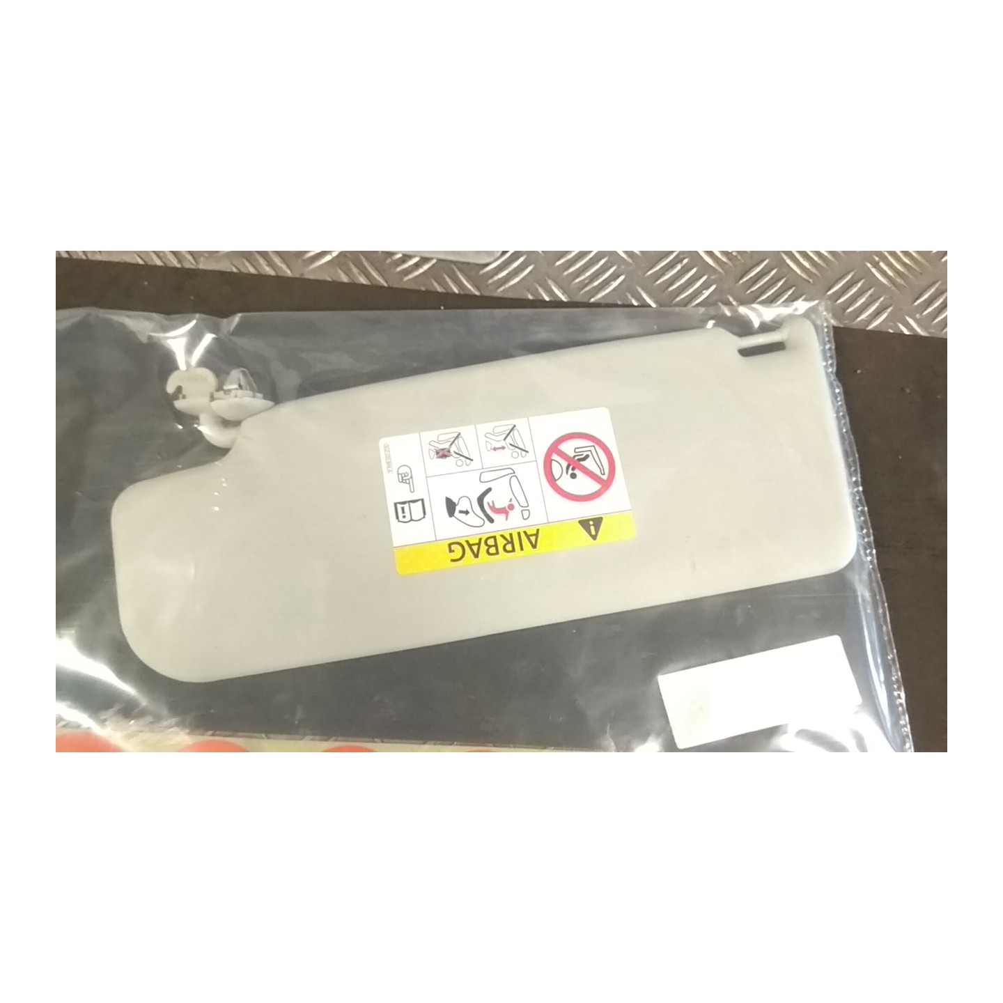 ALETTA PARASOLE PARABREZZA ILLUMINATO DX. 055 VOLKSWAGEN POLO (6C) (03/14-02/18) CUS 6R0857552AL3H8