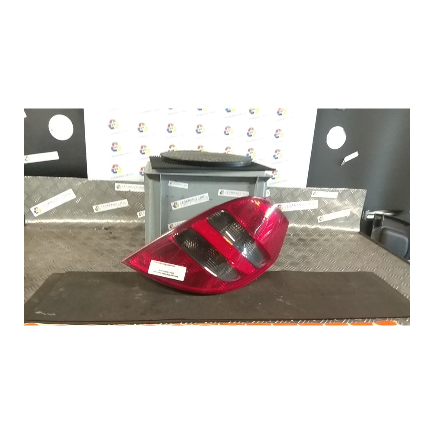 FANALE POST. P/AVANTGARDE DX. 062 MERCEDES-BENZ CLASSE A (W/C169) (07/04-04/13 640940 A1698201064