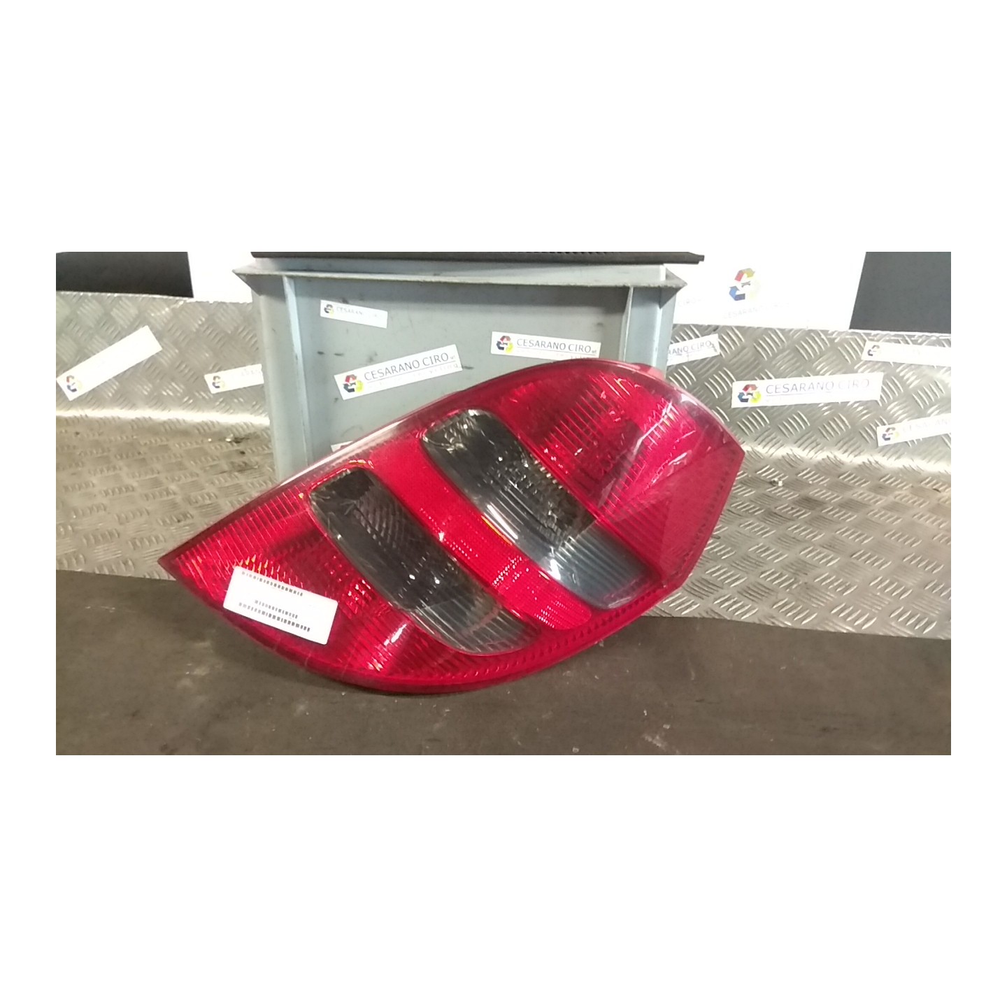 FANALE POST. P/AVANTGARDE DX. 062 MERCEDES-BENZ CLASSE A (W/C169) (07/04-04/13 640940 A1698201064