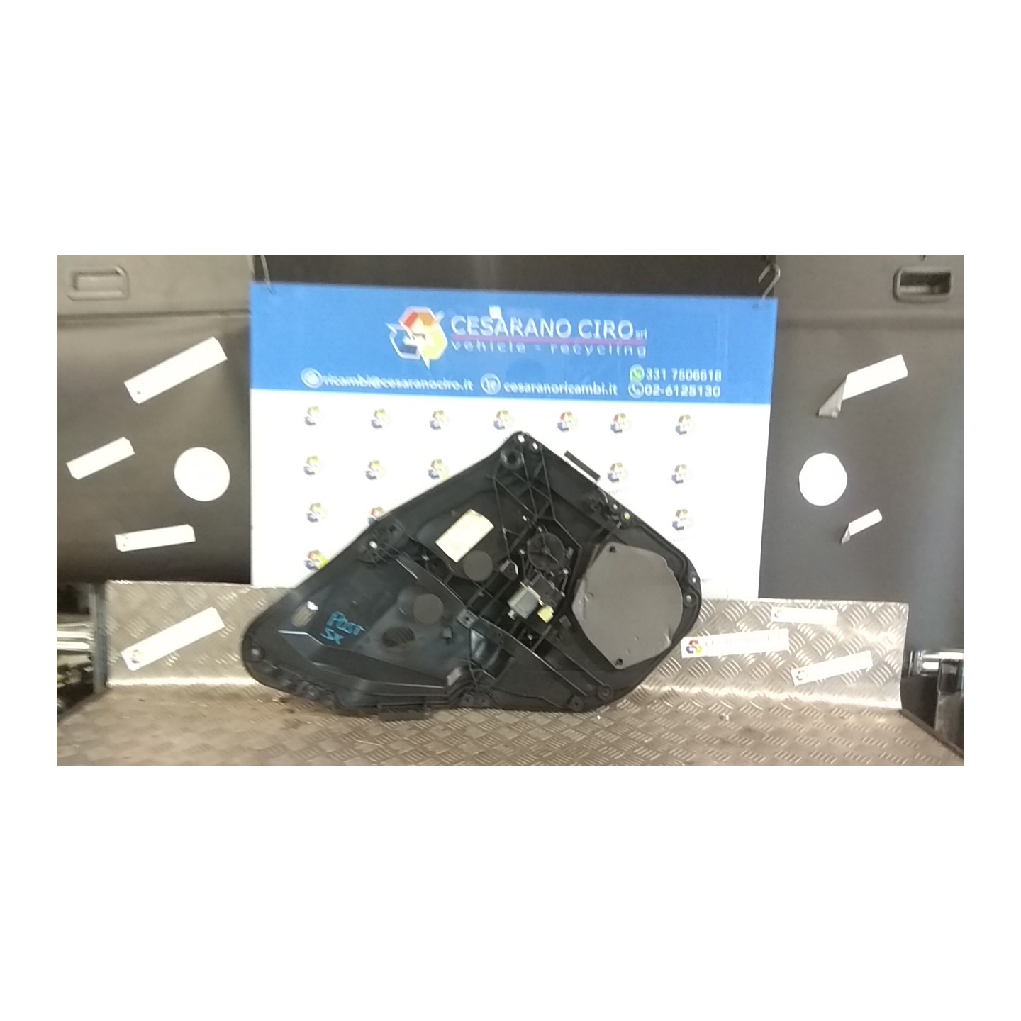 ALZACRISTALLO ELETTR. PORTA POST. SX. 078 FORD FIESTA (CB1) (09/08-10/13) SNJB 1633103