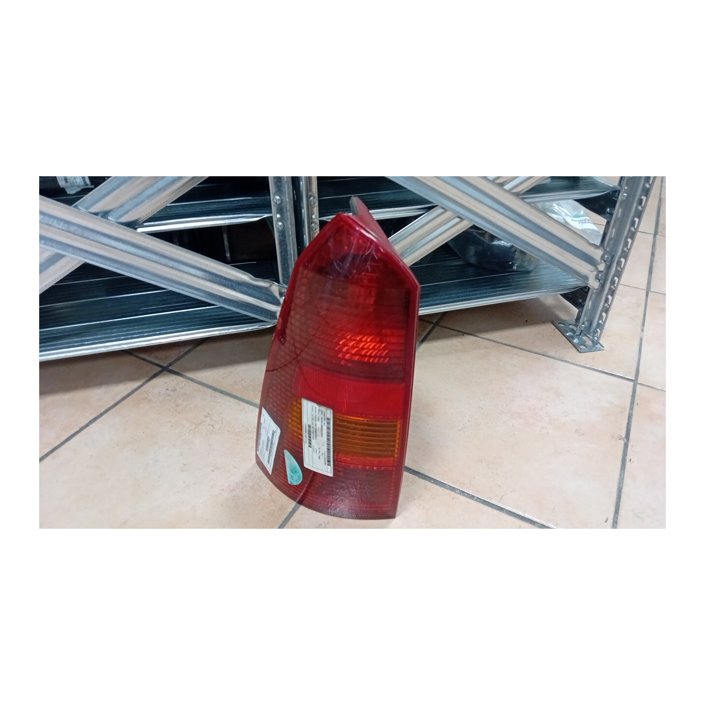 FANALE POST. SX. 084 FORD FOCUS (CAK) (10/98-03/02) F9DA 1233323