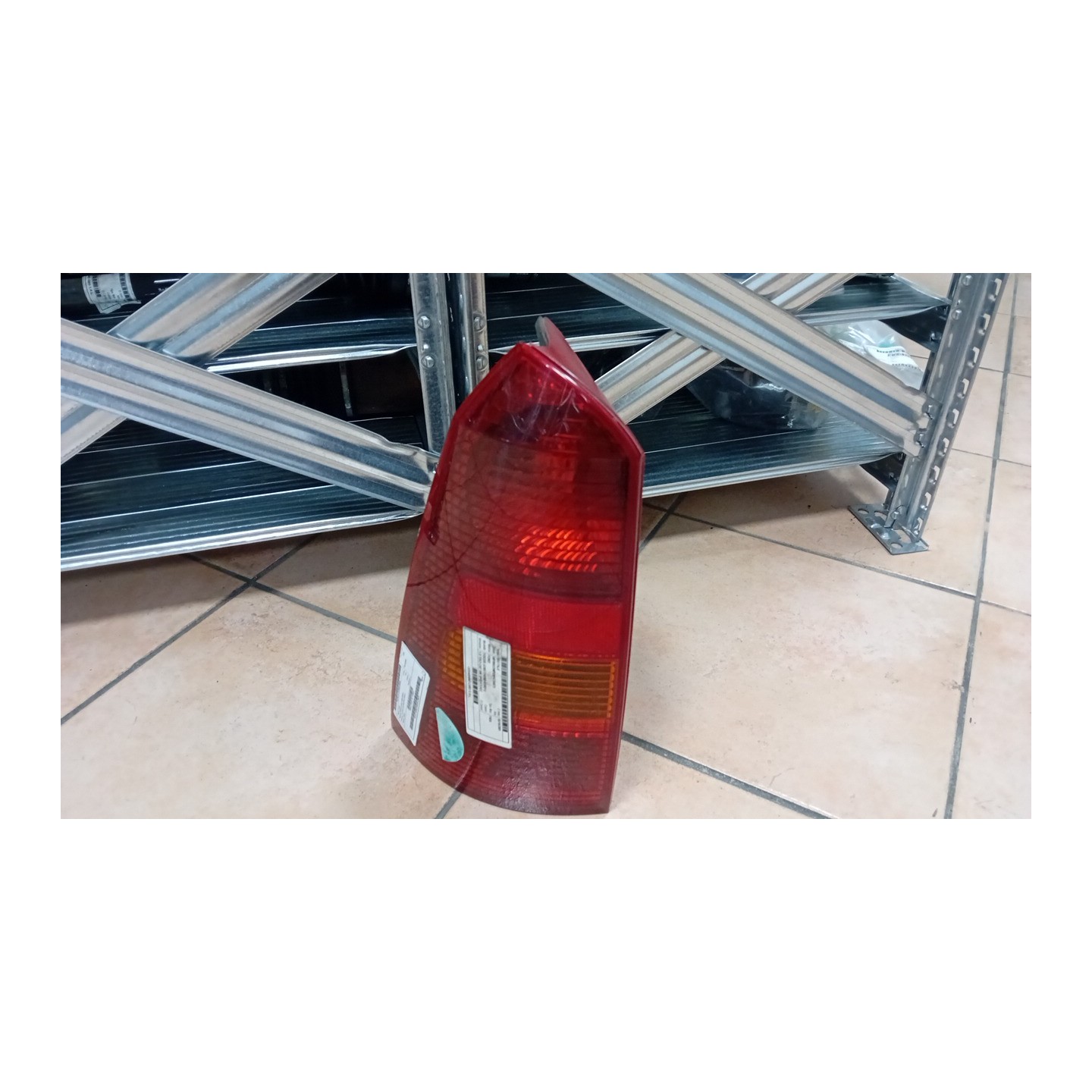 FANALE POST. SX. 084 FORD FOCUS (CAK) (10/98-03/02) F9DA 1233323