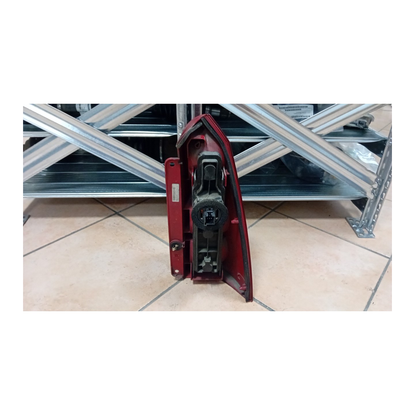 FANALE POST. SX. 084 FORD FOCUS (CAK) (10/98-03/02) F9DA 1233323