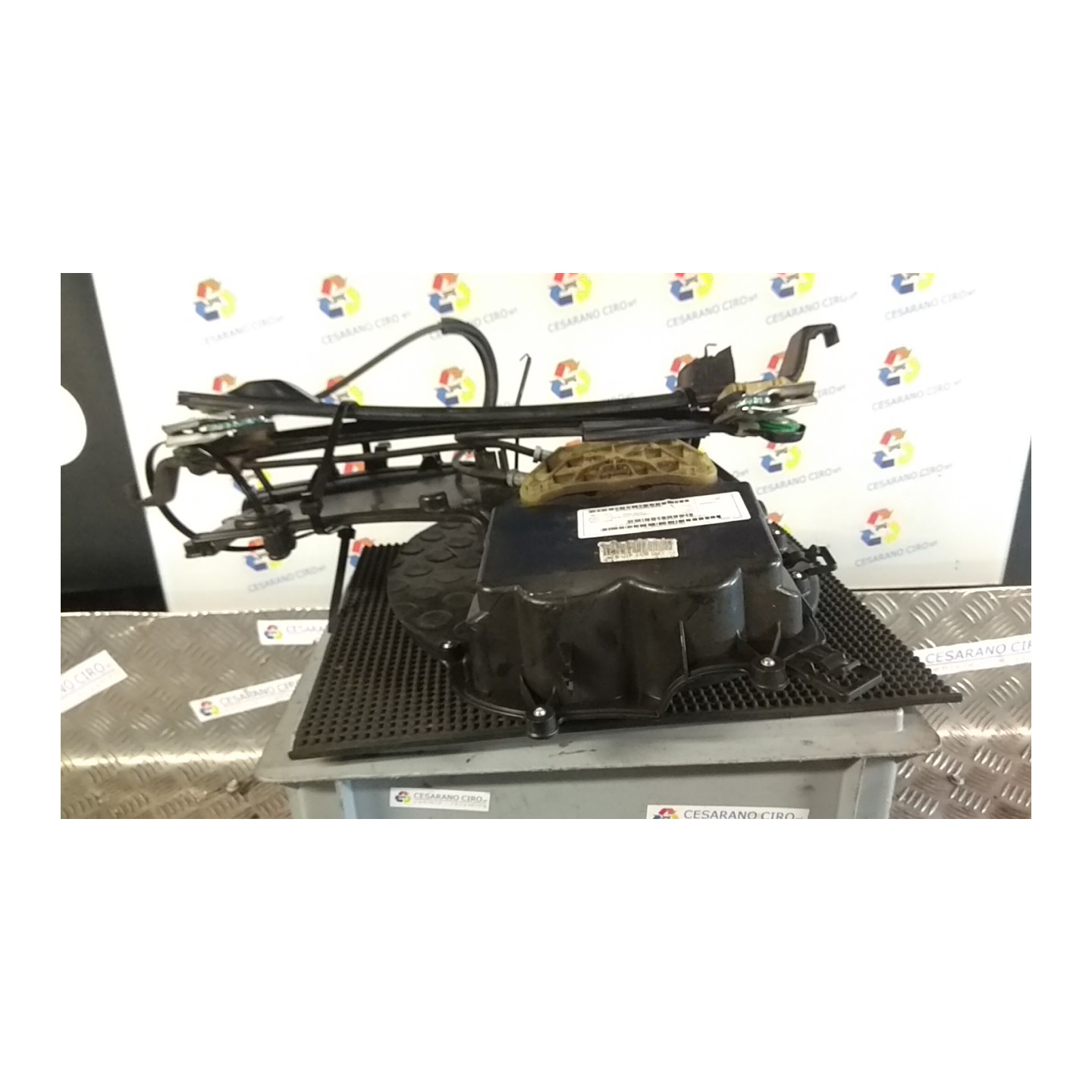 ALZACRISTALLO ELETTR. PORTA ANT. SX. 030 SEAT LEON (1P) (06/05-02/13) BXW 1P0837461A