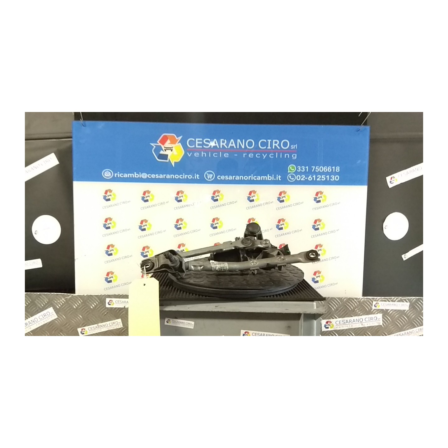 MECCANISMO TERGIPARABREZZA CON MOTORINO 041 PEUGEOT 107 (06/05-) 1KR NB3753017028001