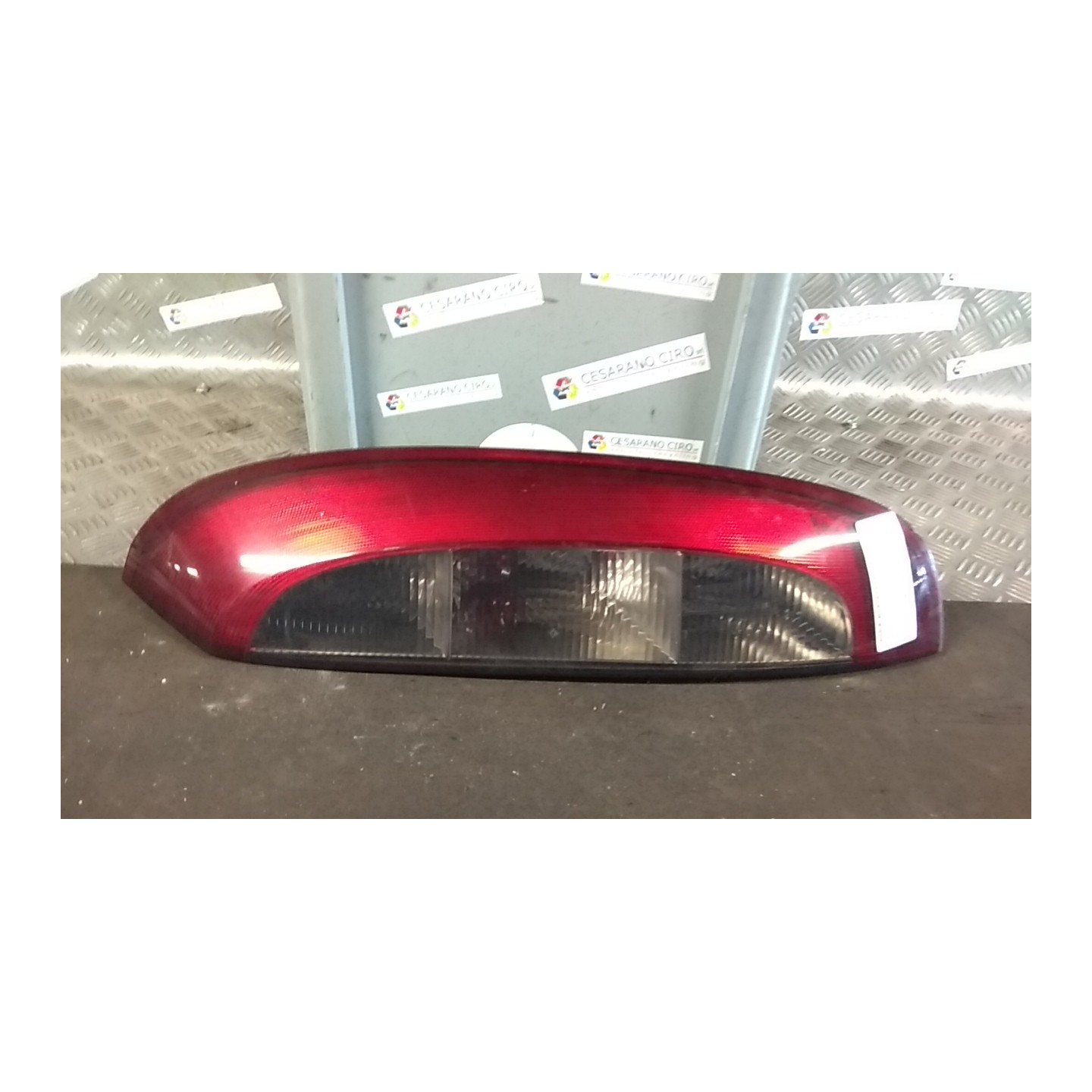 FANALE POST. TINTA SCURA DX. 059 OPEL CORSA (X01) (10/00-06/06) Z10XE 93170223