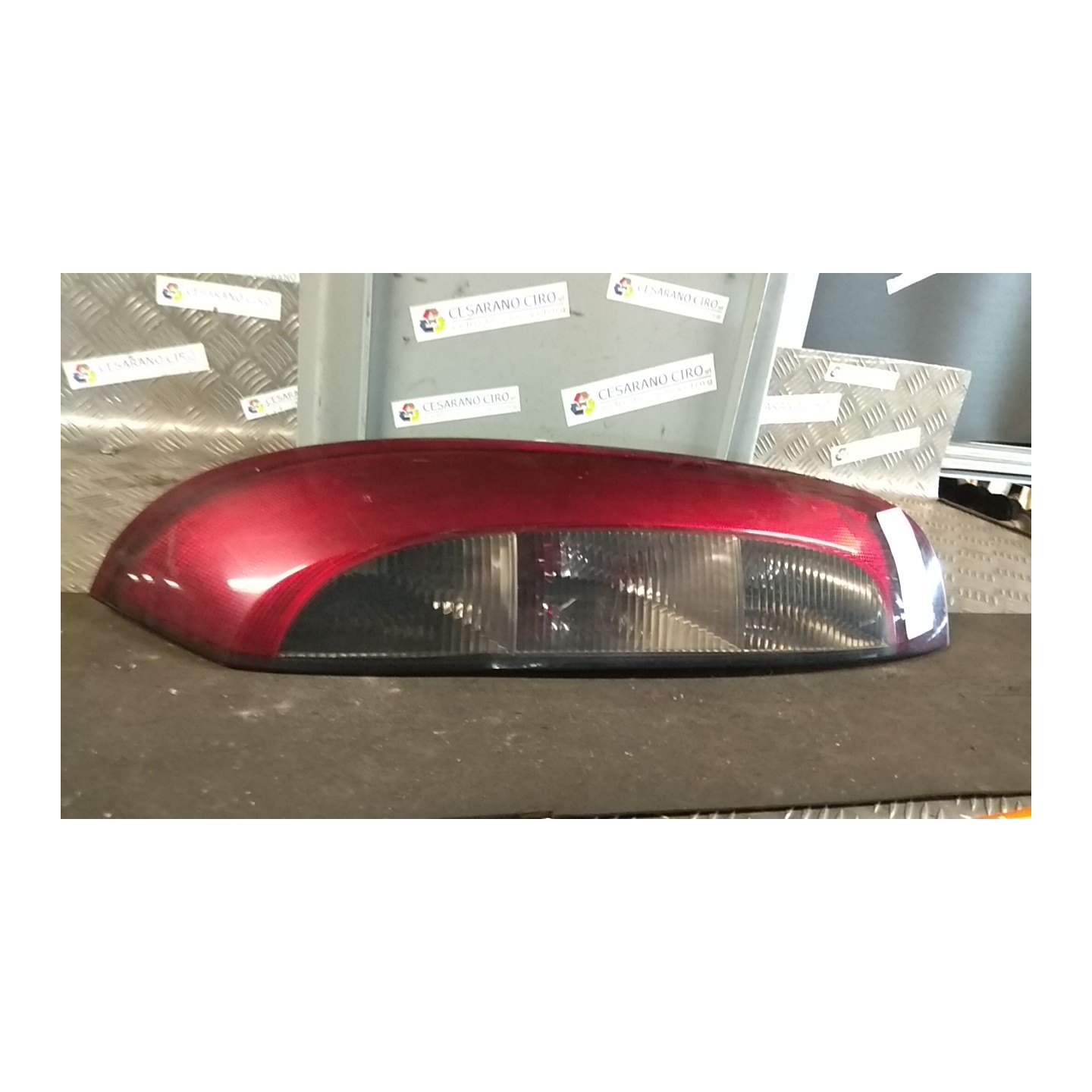 FANALE POST. TINTA SCURA DX. 059 OPEL CORSA (X01) (10/00-06/06) Z10XE 93170223