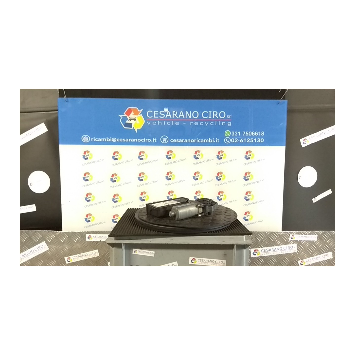 ALZACRISTALLO PORTA POST. DX. 092 AUDI A4 (8E) (11/00-11/04) AWX 8E0839462C