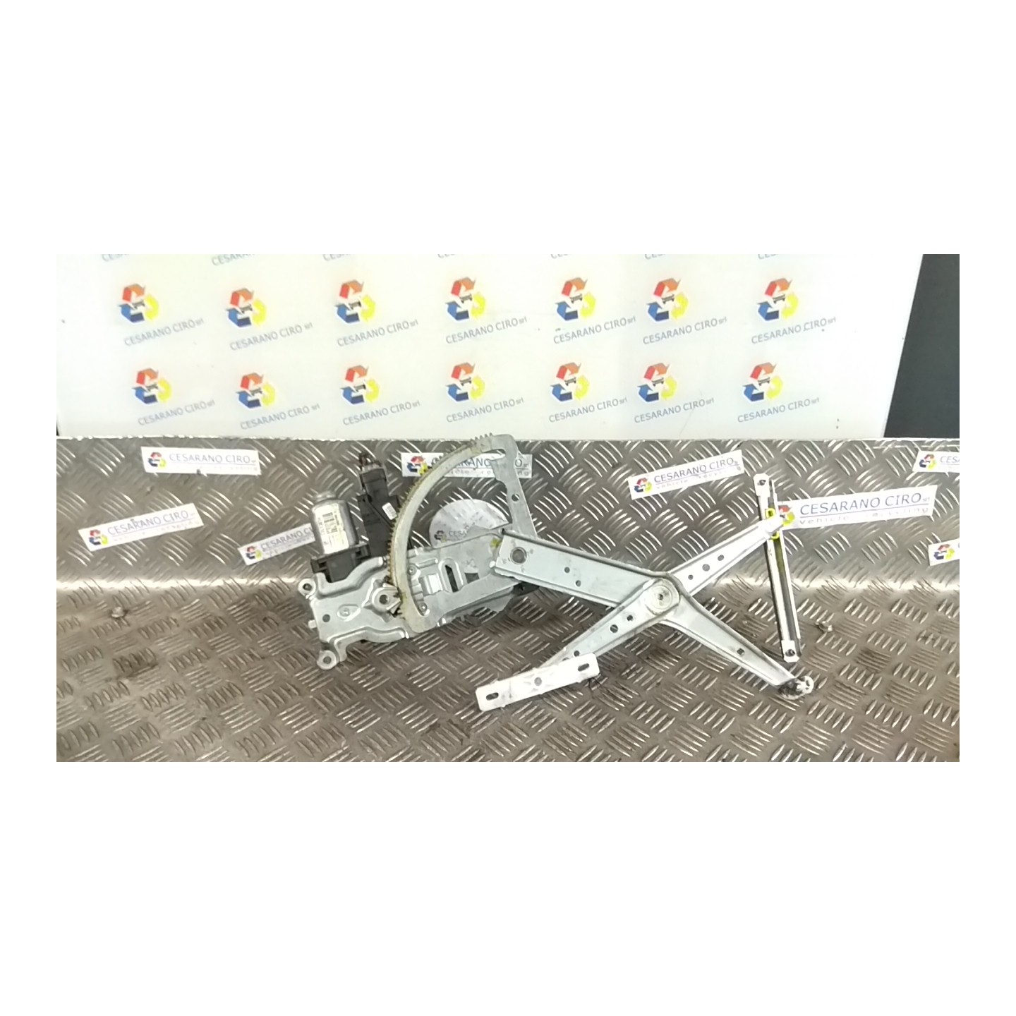 ALZACRISTALLO ELETTR. PORTA ANT. DX. 151 OPEL CORSA (X01) (10/00-06/06) Z12XEP 93186825