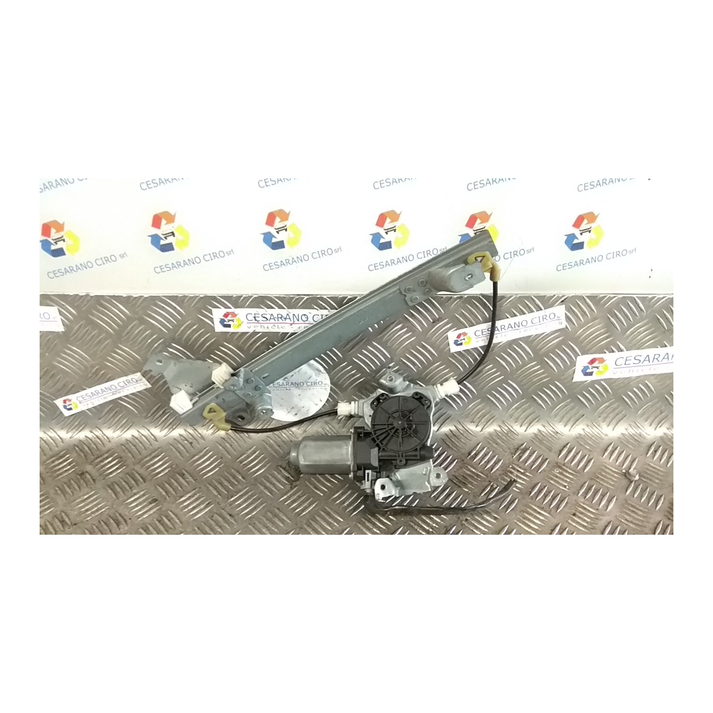 ALZACRISTALLO ELETTR. PORTA POST. C/MOTORINO DX. 187 NISSAN QASHQAI (J10E/JJ10E) (02/07-12 M9R 82700JD40A