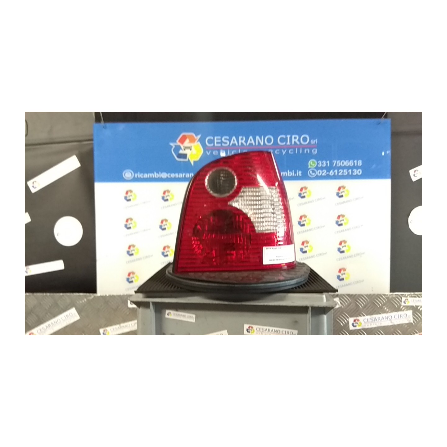 FANALE POST. DX. 092 VOLKSWAGEN POLO (9N) (10/01-03/05) AMF 6Q6945096Q