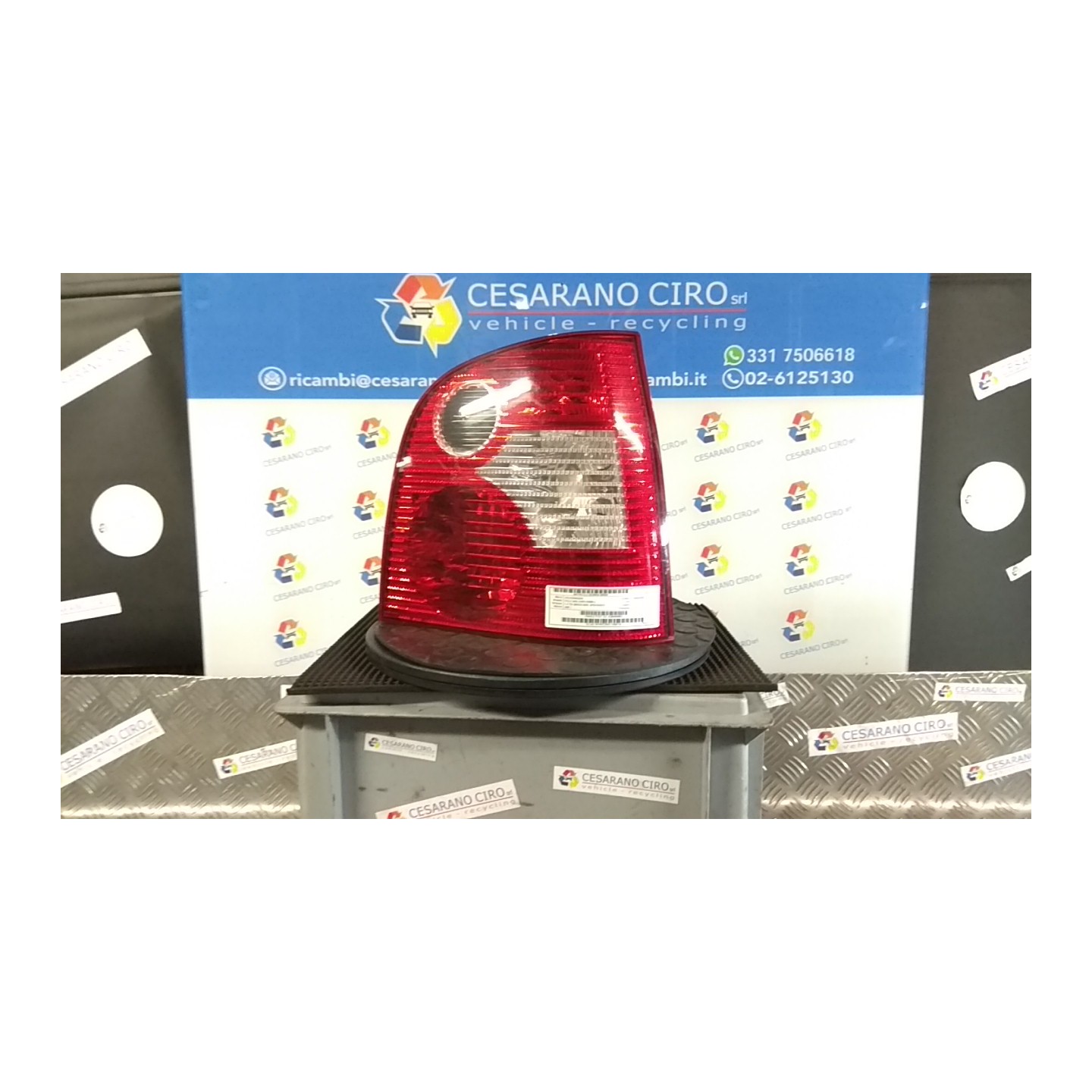FANALE POST. DX. 092 VOLKSWAGEN POLO (9N) (10/01-03/05) AMF 6Q6945096Q