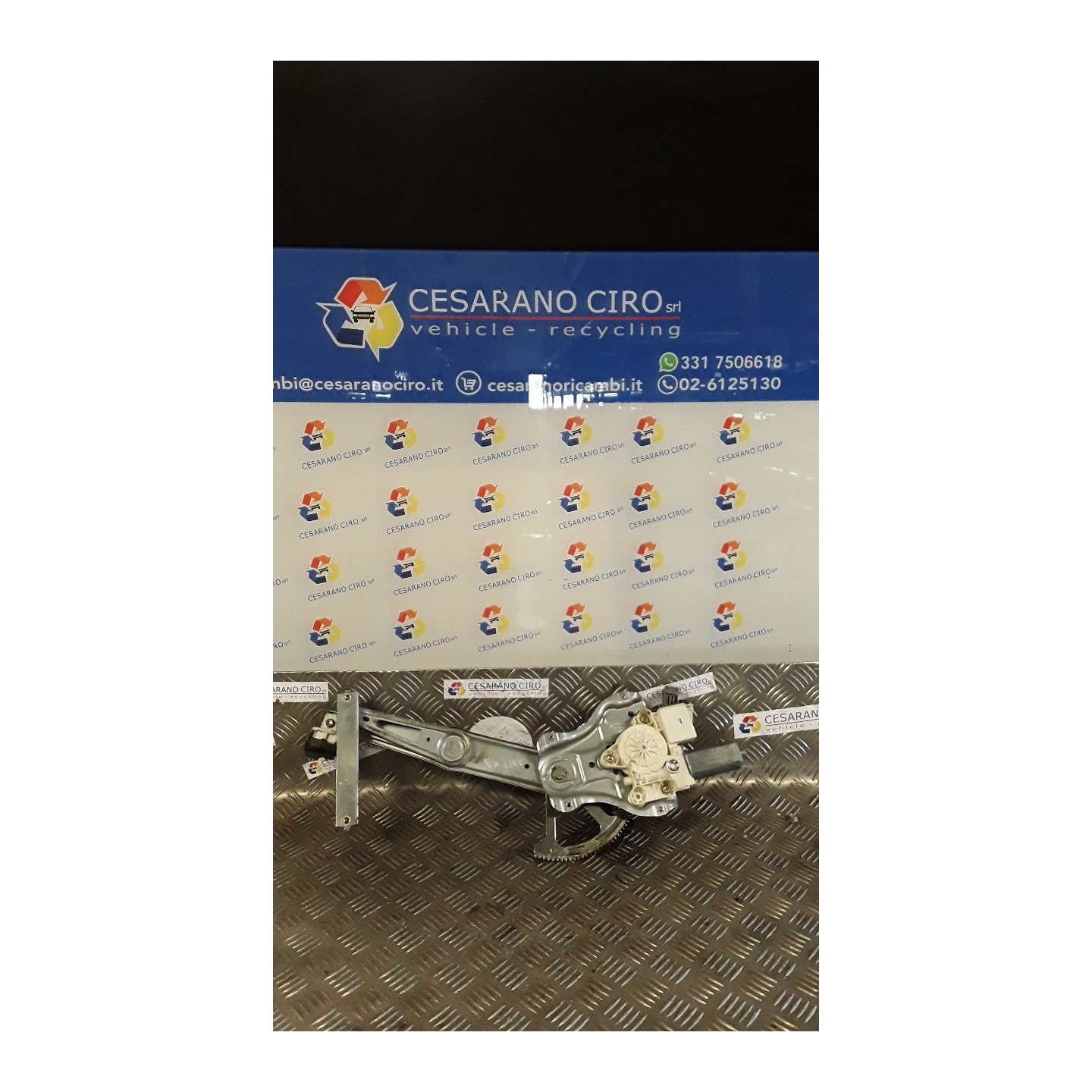 ALZACRISTALLO ELETTR. PORTA ANT. C/MOTORINO DX. 097 TOYOTA AVENSIS (04/03-04/09) 1ZZFE 6981005050