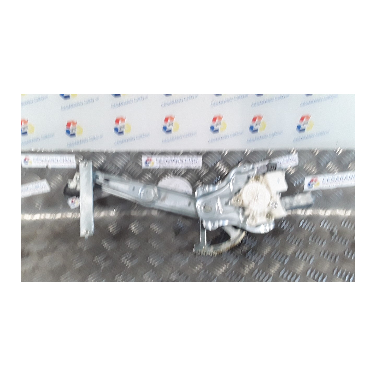 ALZACRISTALLO ELETTR. PORTA ANT. C/MOTORINO DX. 097 TOYOTA AVENSIS (04/03-04/09) 1ZZFE 6981005050