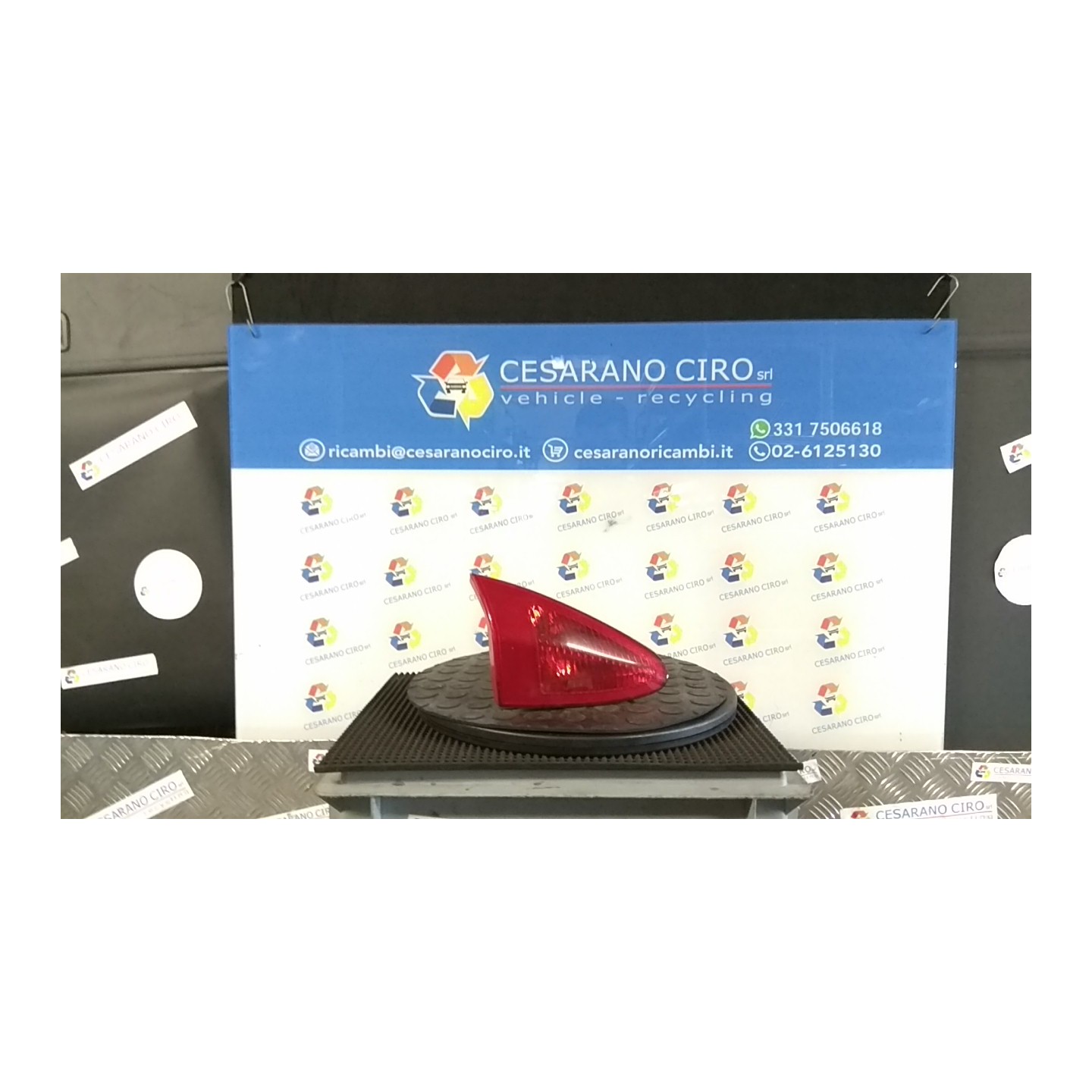 FANALE POST. PARTE INT. SX. 099 ALFA ROMEO 147 (W8) (08/00-01/06) AR37203 46556346