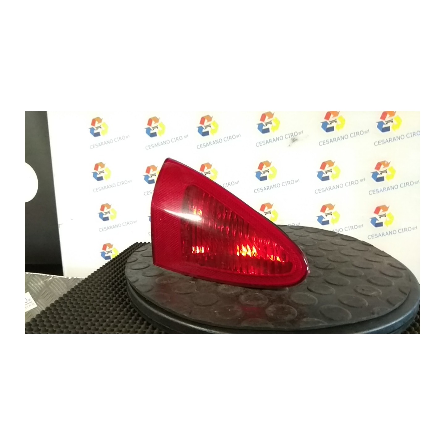 FANALE POST. PARTE INT. SX. 099 ALFA ROMEO 147 (W8) (08/00-01/06) AR37203 46556346