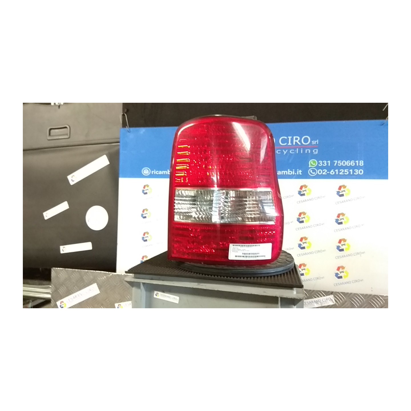 FANALE POST. DX. 131 KIA CARNIVAL 1A SERIE (04/99-12/06 J3 0K54E51150