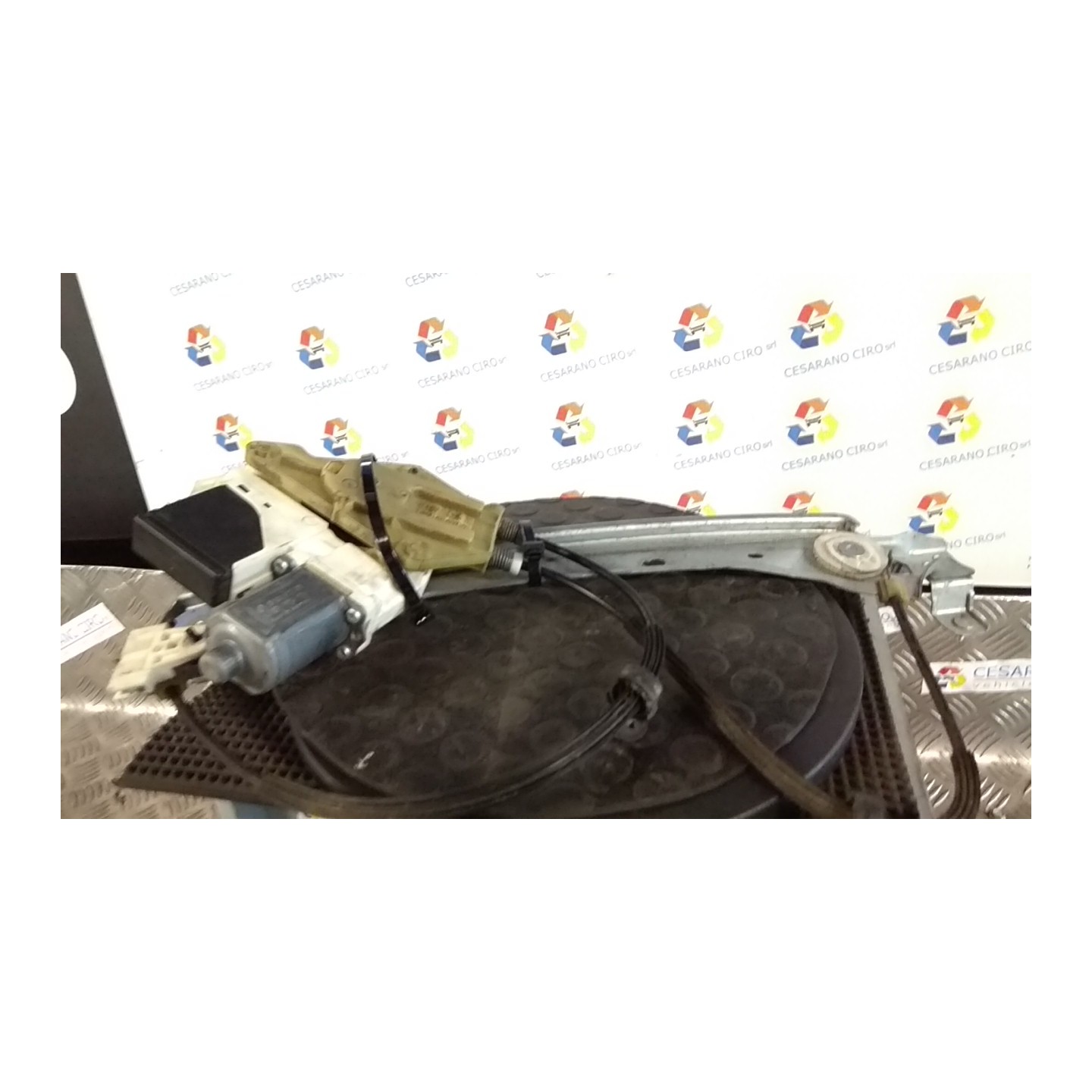 ALZACRISTALLO PORTA POST. DX. 045 RENAULT MEGANE 3A SERIE (10/08-) K9KJ8 827200008R