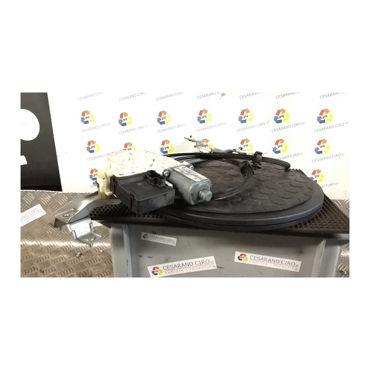 ALZACRISTALLO PORTA POST. SX. 046 RENAULT MEGANE 3A SERIE (10/08-) K9KJ8 827210008R