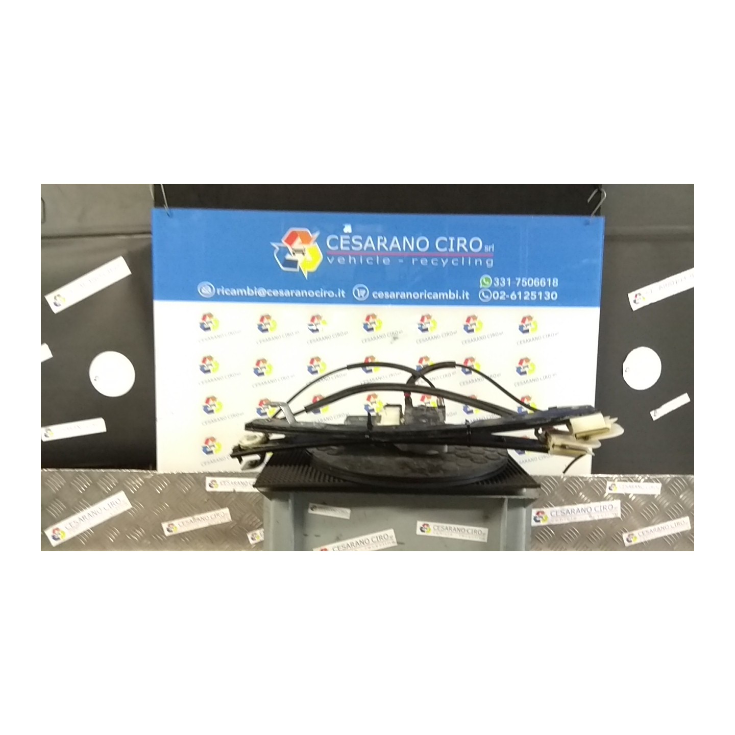 ALZACRISTALLO ELETTR. PORTA ANT. C/MOTORINO DX. 052 FORD MONDEO (CA2) (04/07-) QXBA 1803914