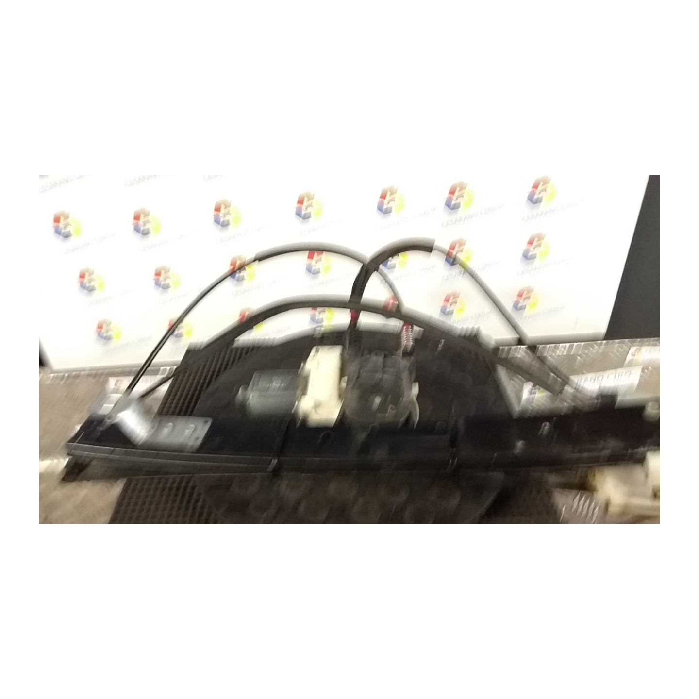 ALZACRISTALLO ELETTR. PORTA ANT. C/MOTORINO DX. 052 FORD MONDEO (CA2) (04/07-) QXBA 1803914