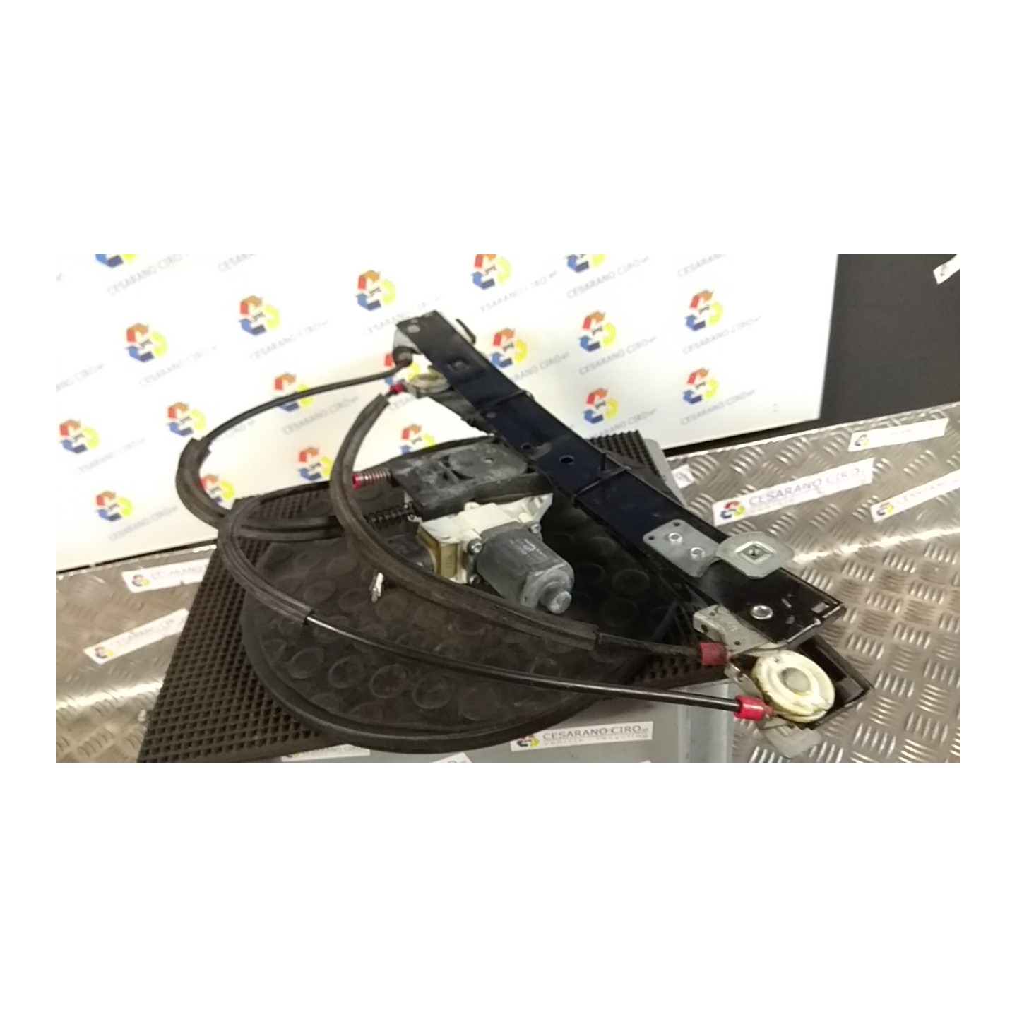 ALZACRISTALLO ELETTR. PORTA ANT. C/MOTORINO DX. 052 FORD MONDEO (CA2) (04/07-) QXBA 1803914