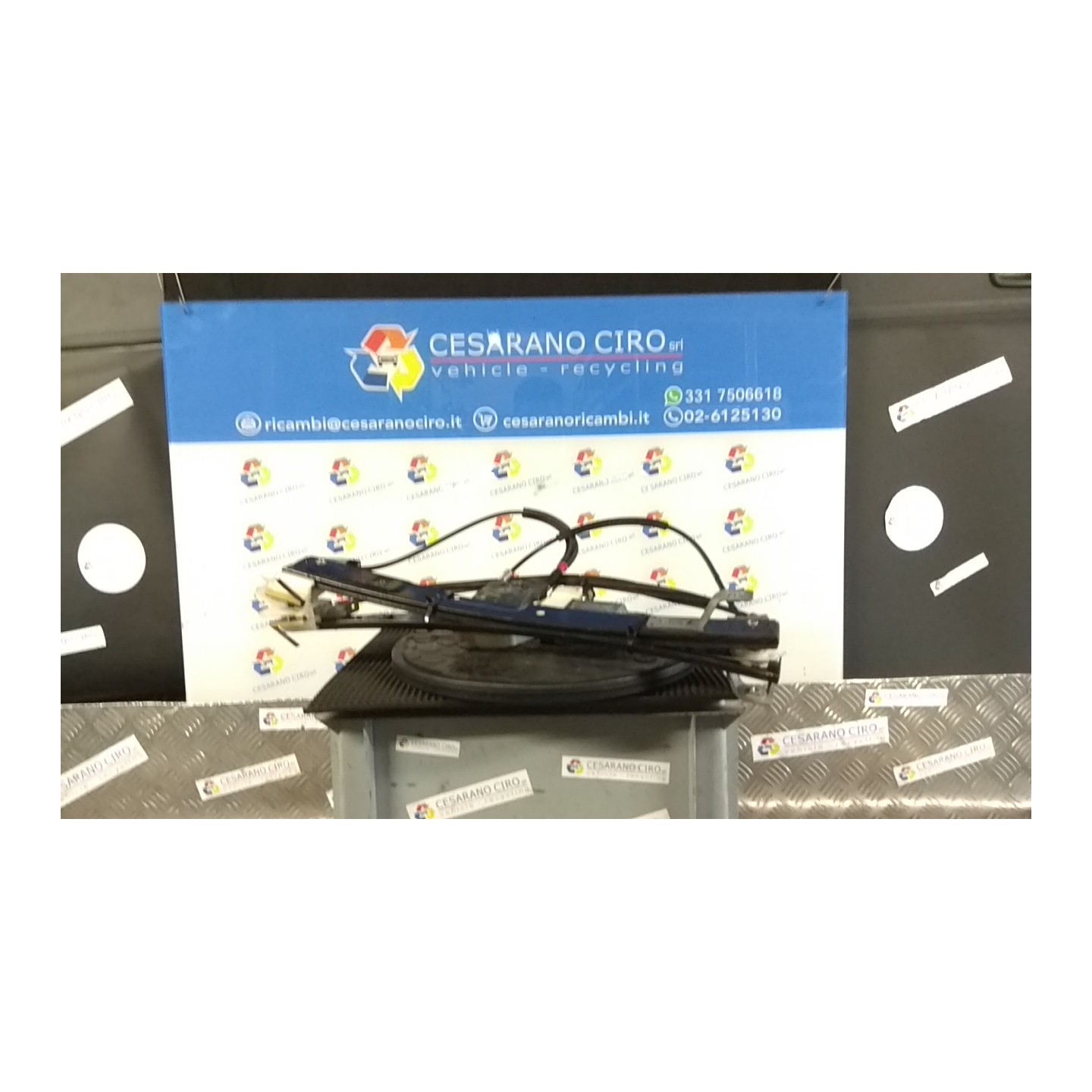 ALZACRISTALLO ELETTR. PORTA ANT. C/MOTORINO SX. 053 FORD MONDEO (CA2) (04/07-) QXBA 1803915