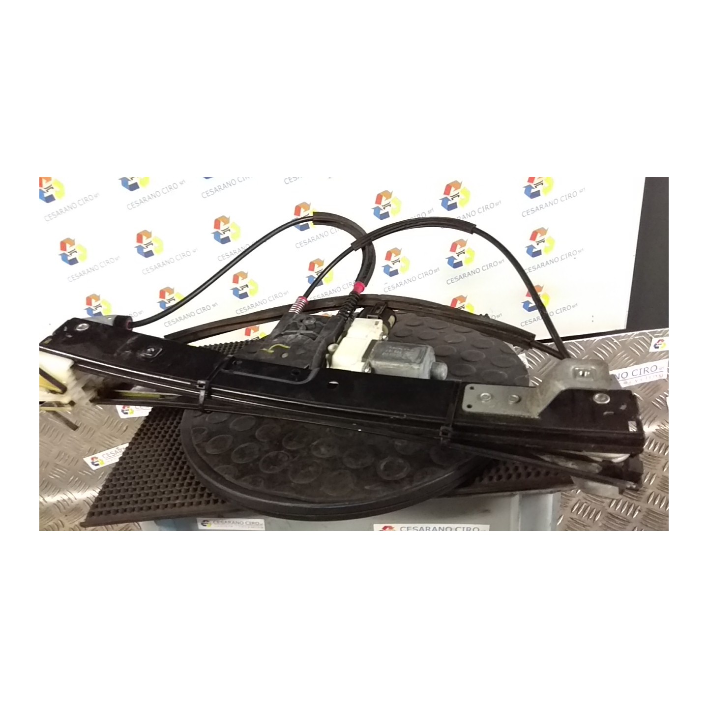 ALZACRISTALLO ELETTR. PORTA ANT. C/MOTORINO SX. 053 FORD MONDEO (CA2) (04/07-) QXBA 1803915