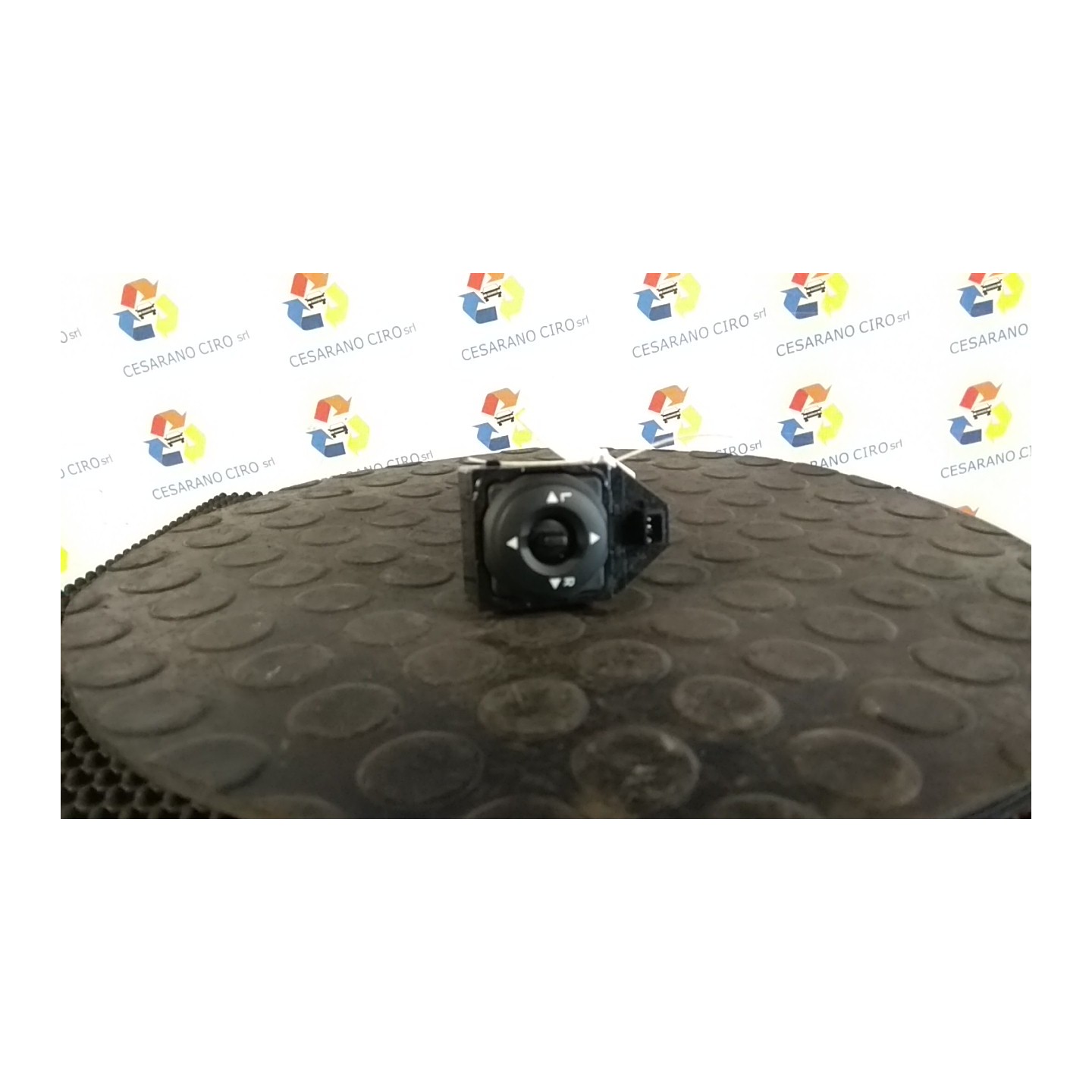 INTERRUTTORE REGOLAZIONE RETROVISORE EST. TERMICO 069 HYUNDAI IX20 (10/10-) G4FA 935301K0004X