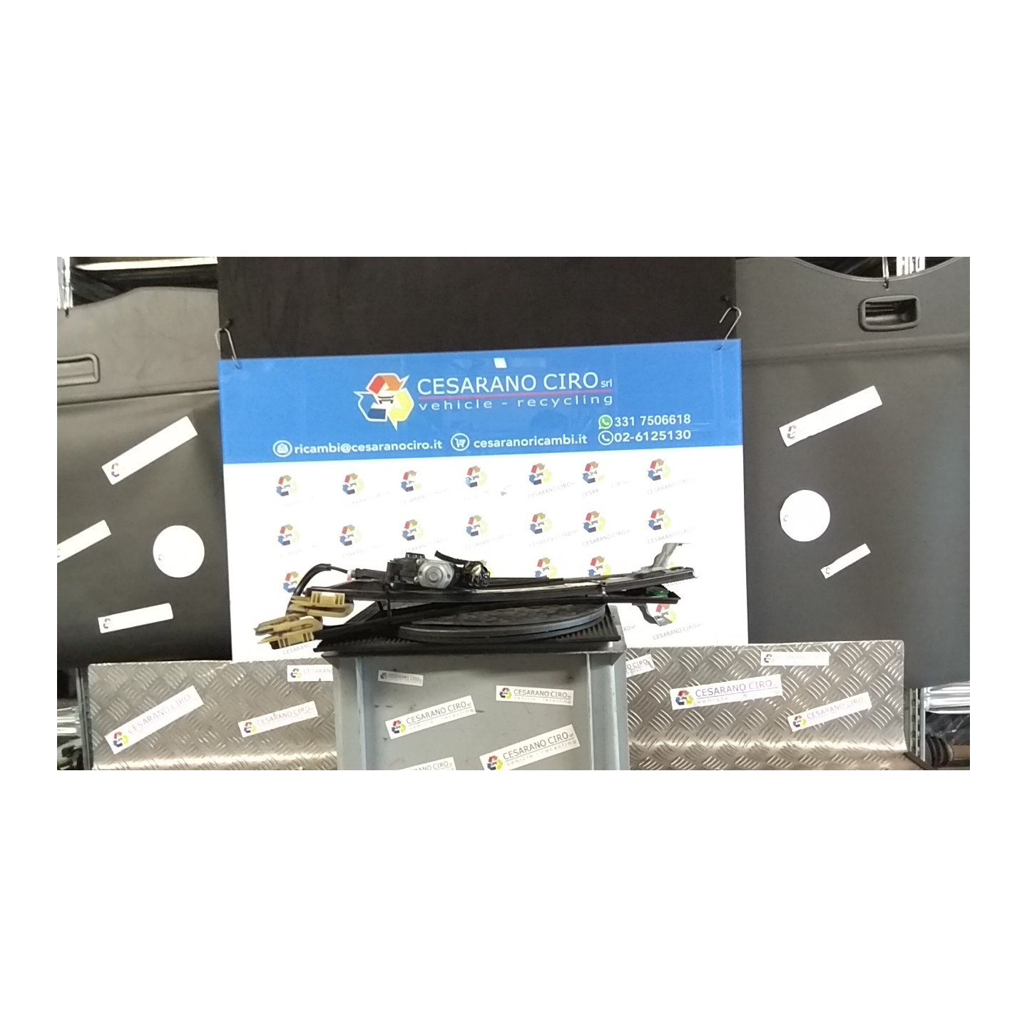 ALZACRISTALLO ELETTR. PORTA ANT. AP./CH.COMPL.CRIST.ANT. EL. DX. 104 FORD C-MAX (CB7) (09/10-05/15) TXDB 1884419