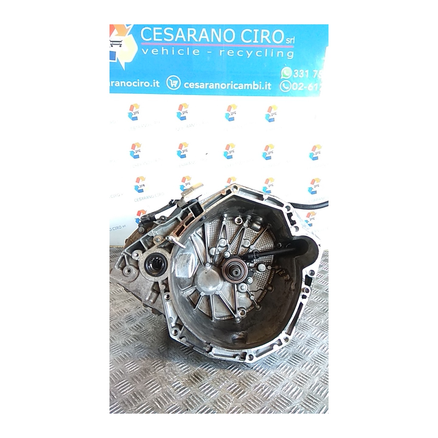 CAMBIO COMPL. 001 DACIA DUSTER (10/13-12/18) K9KG6 320105644R
