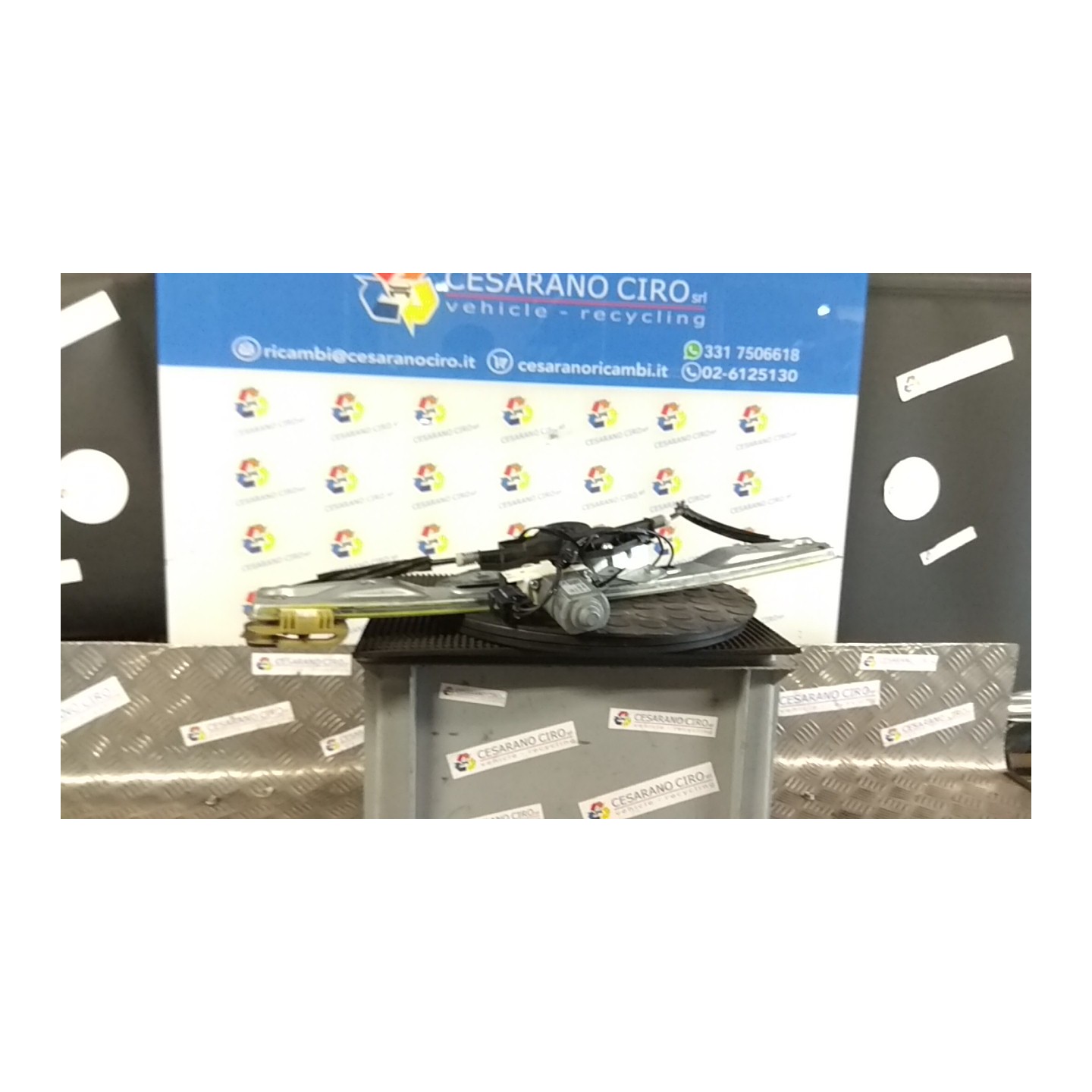 ALZACRISTALLO ELETTR. PORTA ANT. CON MOTORINO SX. 083 FORD TRANSIT COURIER (C4A) (05/14-0 XUCD 2009281