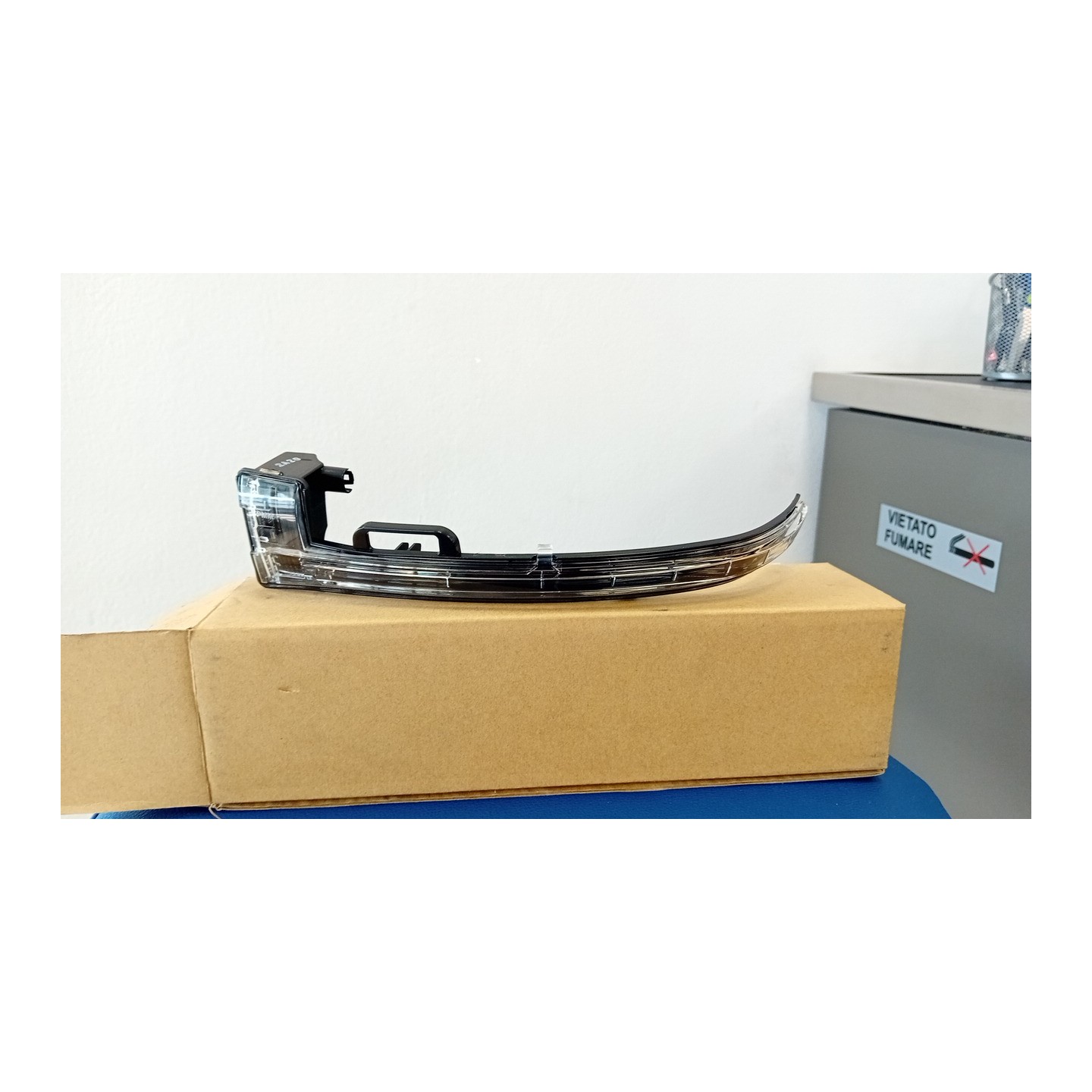 FANALINO LAT. RETROVISORE EST. SX. 104 PEUGEOT 308 (07/13-12/18)  1610708180