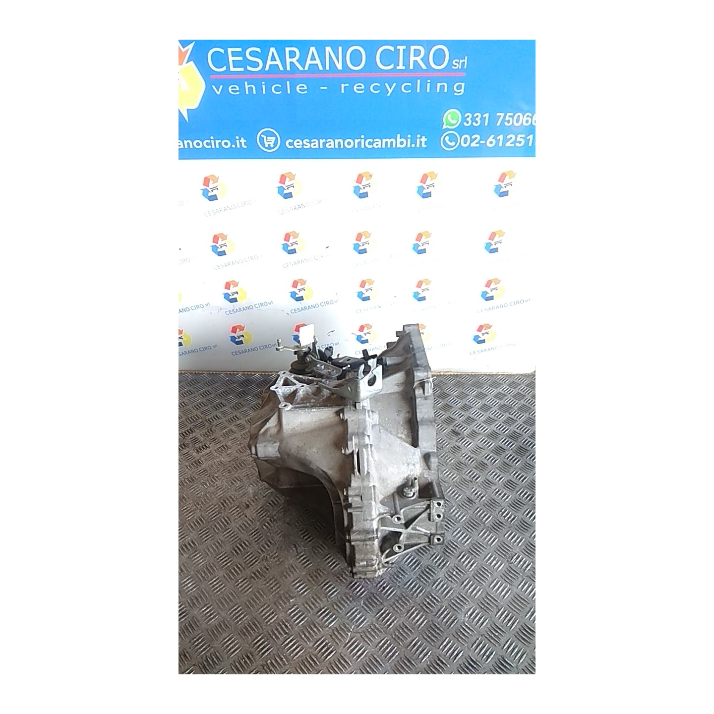 CAMBIO COMPL. 001 TOYOTA AVENSIS (04/09-12/15) 2ADFTV 3030020B00