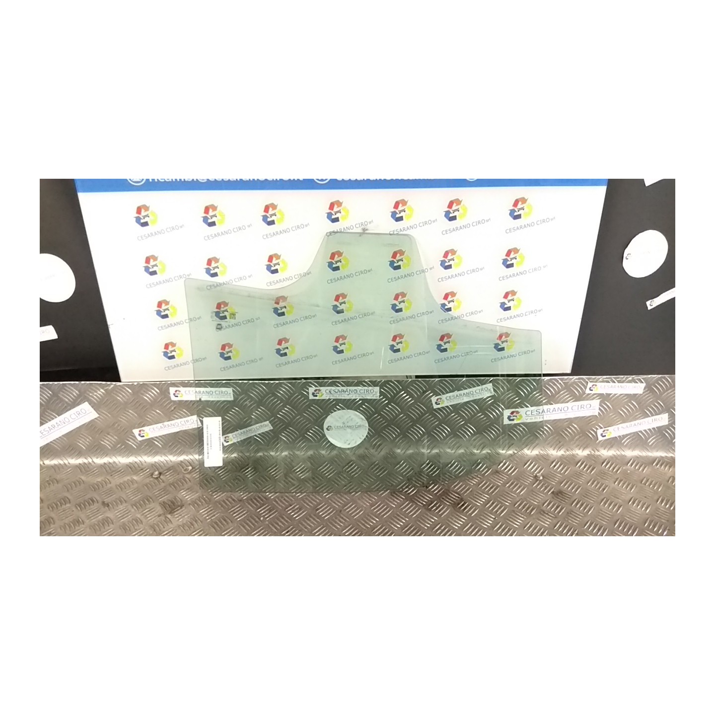 SCENDENTE PORTA ANT. DX. 012 FIAT 500X (6X) (07/18-12/22) 55263842 51941683