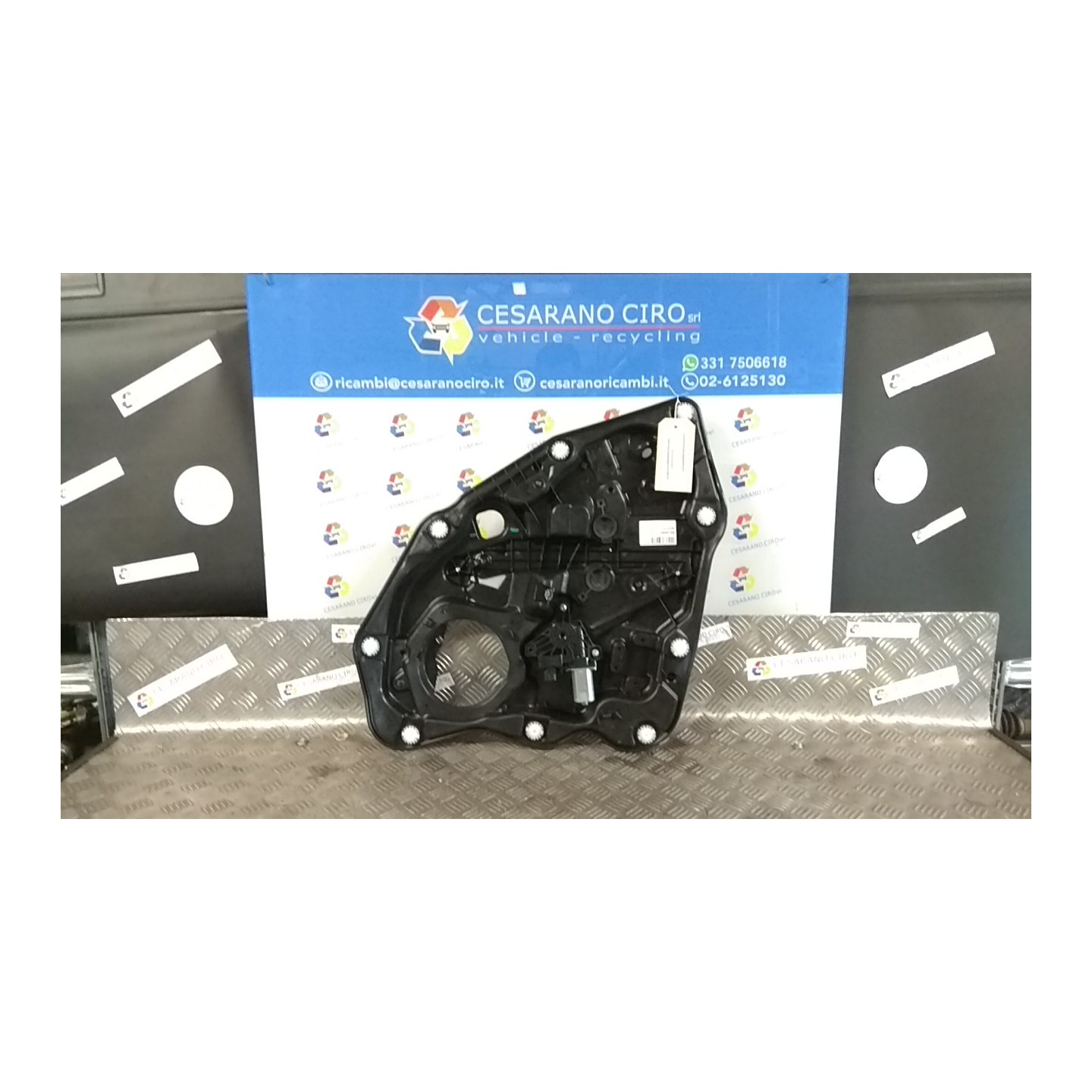 ALZACRISTALLO ELETTR. PORTA POST. CON MOTORINO SX. 018 FIAT 500X (6X) (07/18-12/22) 55263842 52070470