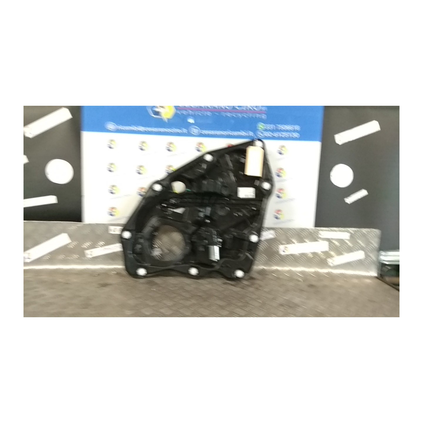 ALZACRISTALLO ELETTR. PORTA POST. CON MOTORINO SX. 018 FIAT 500X (6X) (07/18-12/22) 55263842 52070470