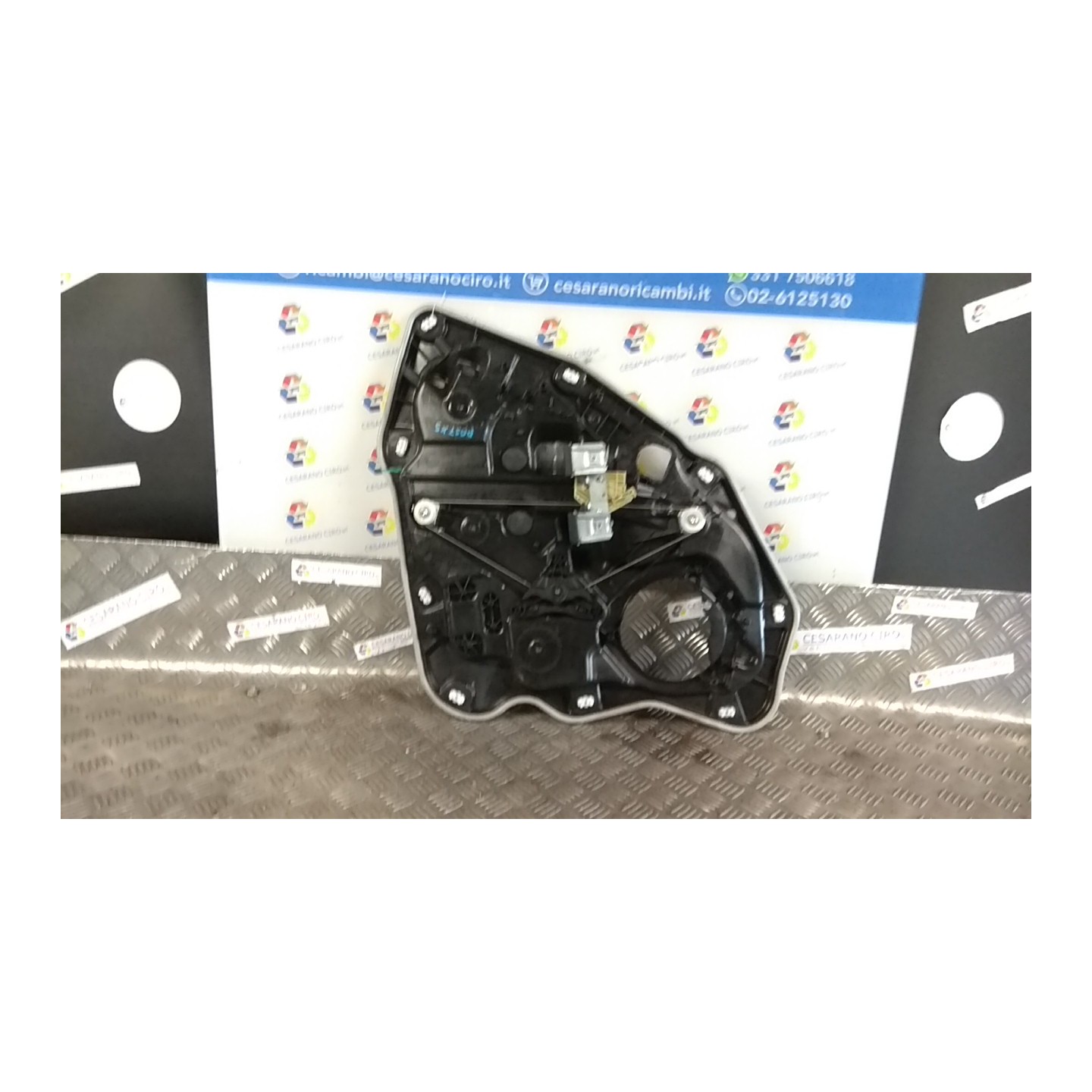 ALZACRISTALLO ELETTR. PORTA POST. CON MOTORINO SX. 018 FIAT 500X (6X) (07/18-12/22) 55263842 52070470