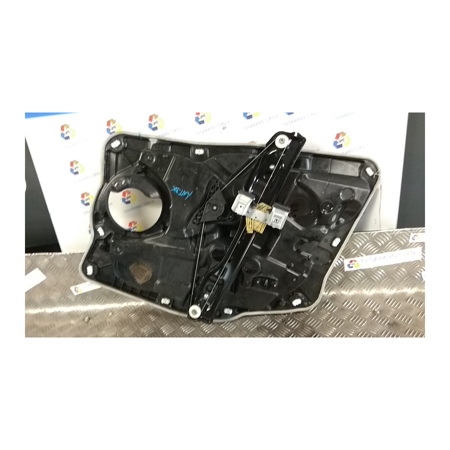 ALZACRISTALLO ELETTR. PORTA ANT. CON MOTORINO SX. 020 FIAT 500X (6X) (07/18-12/22) 55263842 52120684