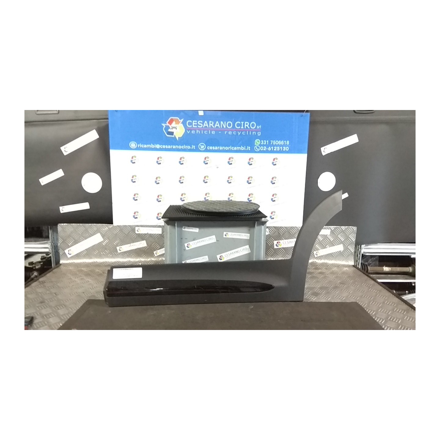 MODANATURA PORTA POST. P/KIT MIRROR SX. 038 FIAT 500X (6X) (07/18-12/22) 55263842 735679427