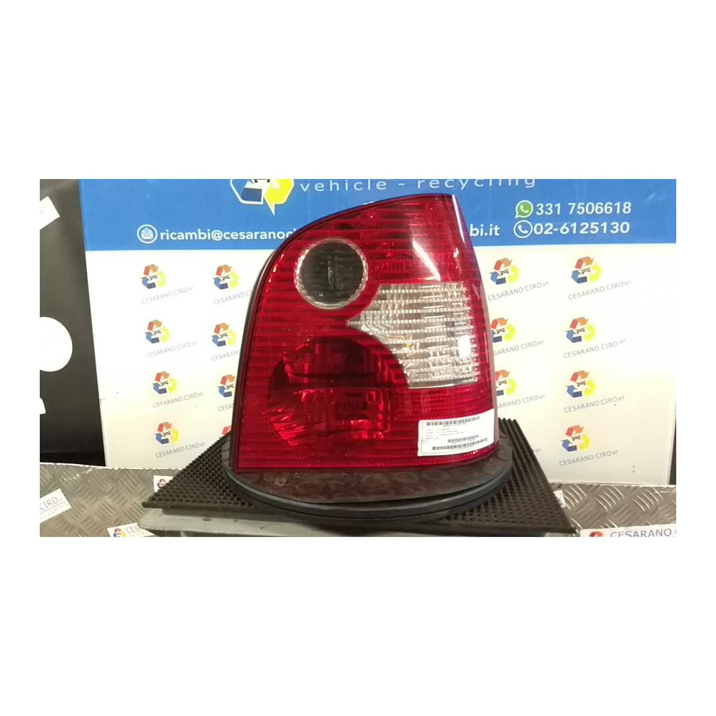 FANALE POST. DX. 141 VOLKSWAGEN POLO (9N) (10/01-03/05) BBY 6Q6945096G