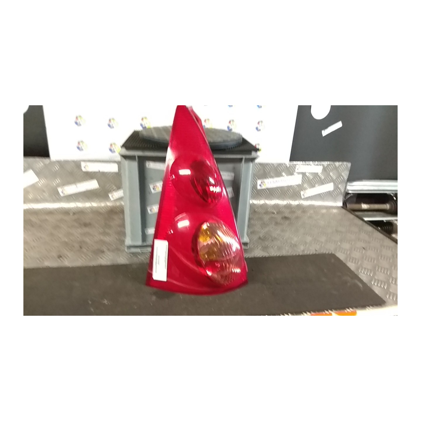 FANALE POST. SX. 145 PEUGEOT 107 (06/05-) 1KR 6350X6