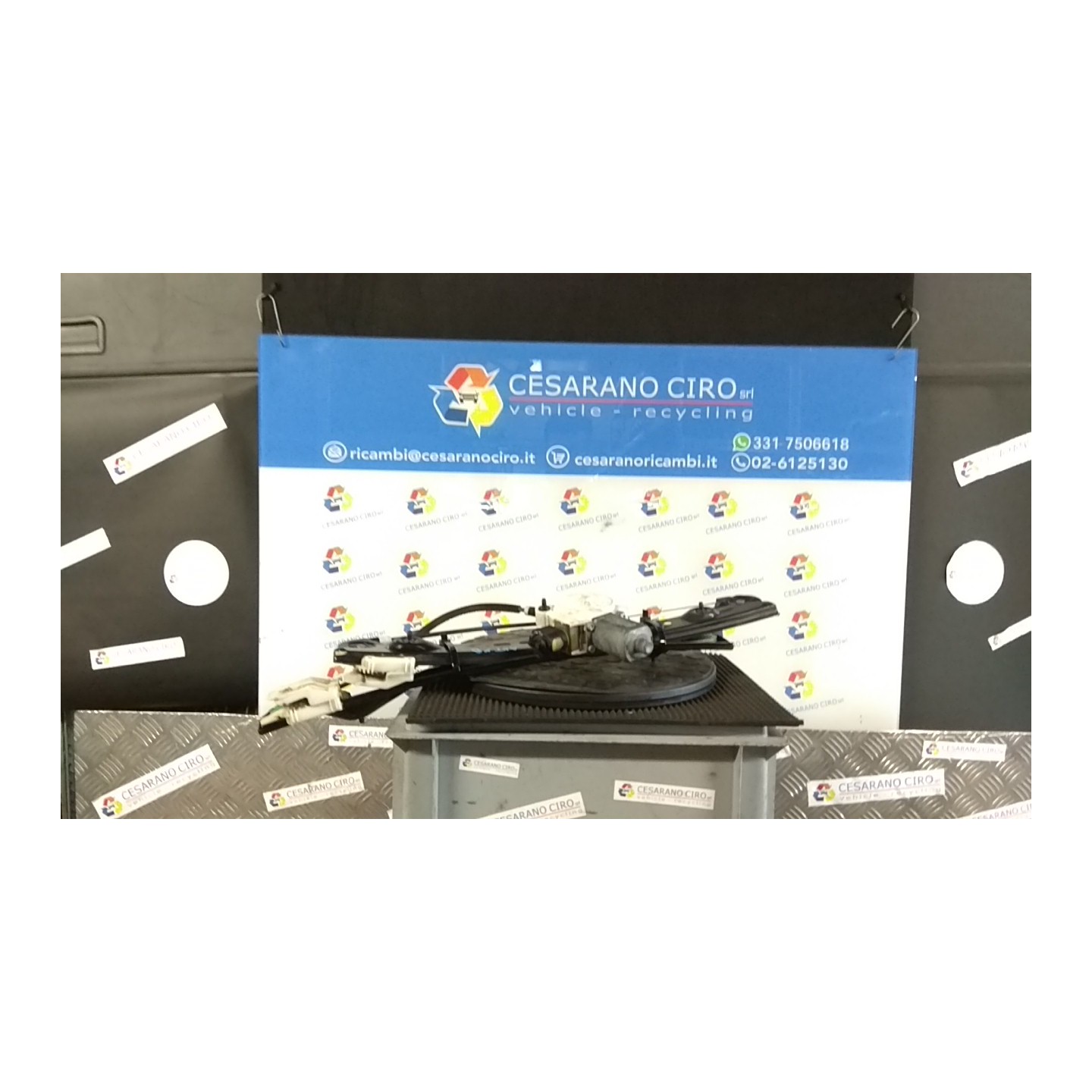 ALZACRISTALLO ELETTR. PORTA ANT. DX. 060 BMW SERIE 3 (E90/E91) (02/05-12/11 204D4 51337140588