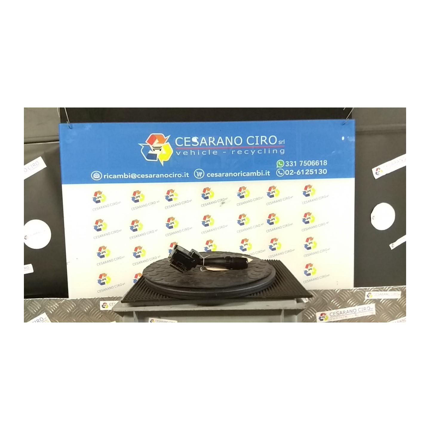 BLOCCO COMANDI TERGICRISTALLI 089 KIA SORENTO 1A SERIE (07/02-12/06 D4CB 934203E010