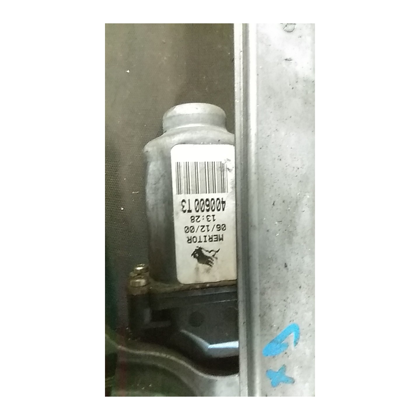 ALZACRISTALLO ELETTR. PORTA ANT. CON MOTORINO SX. 011 NISSAN ALMERA TINO (07/00-04/03) QG18 80701BU005