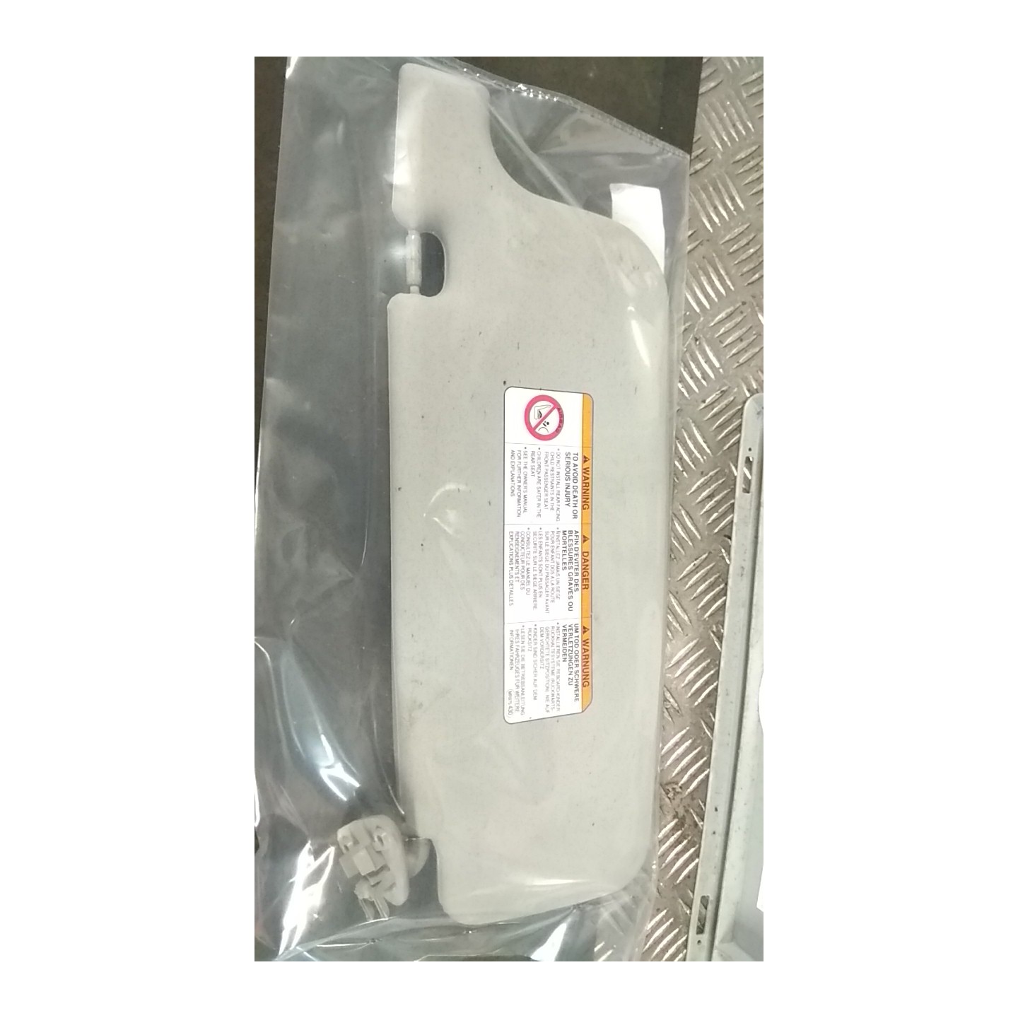 ALETTA PARASOLE PARABREZZA DX. 048 MITSUBISHI OUTLANDER 1A SERIE (05/03-10/0 4G69 7620A024HA