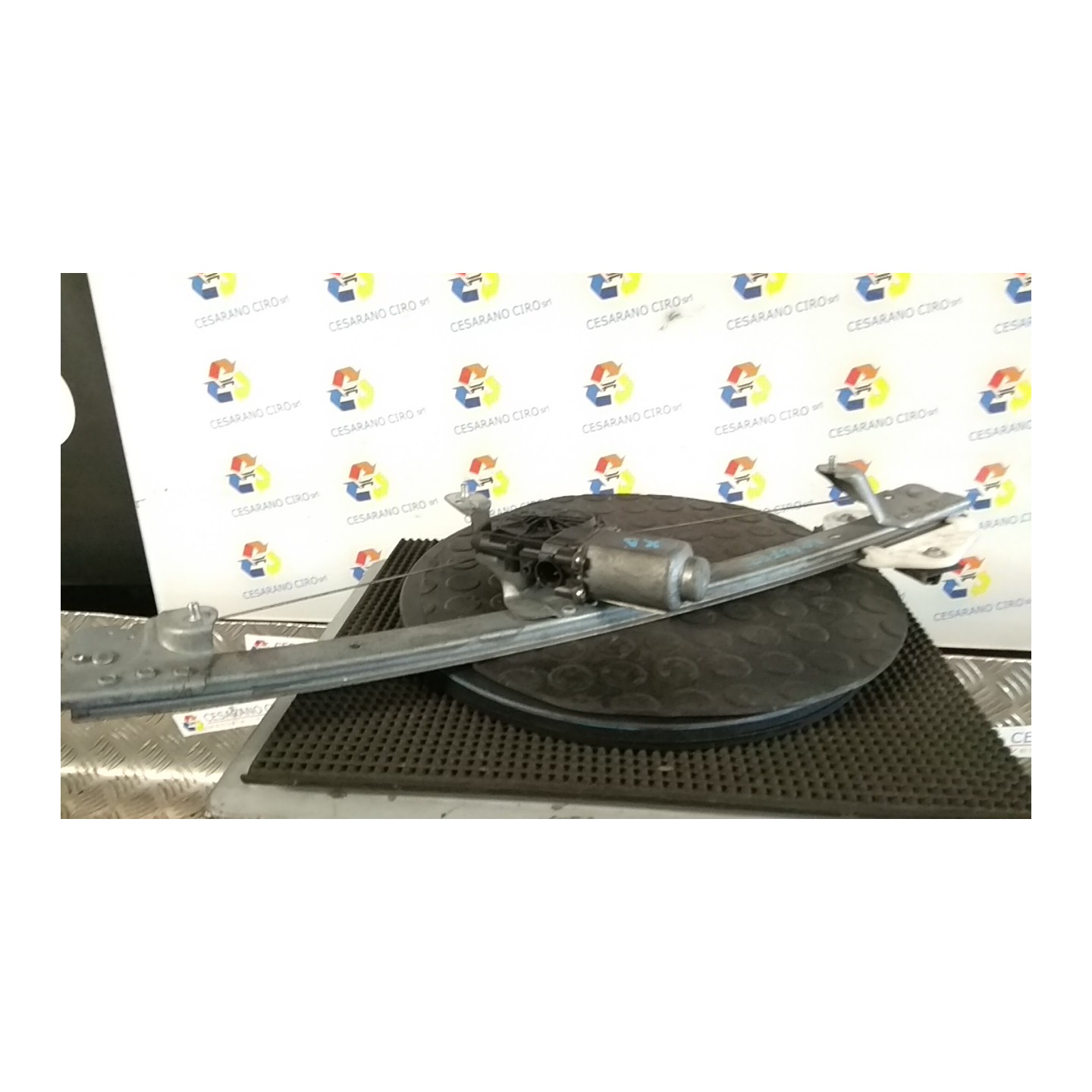 ALZACRISTALLO ELETTR. PORTA ANT. CON MOTORINO DX. 088 DACIA LOGAN (11/05-10/08) K7MF7 8200901102