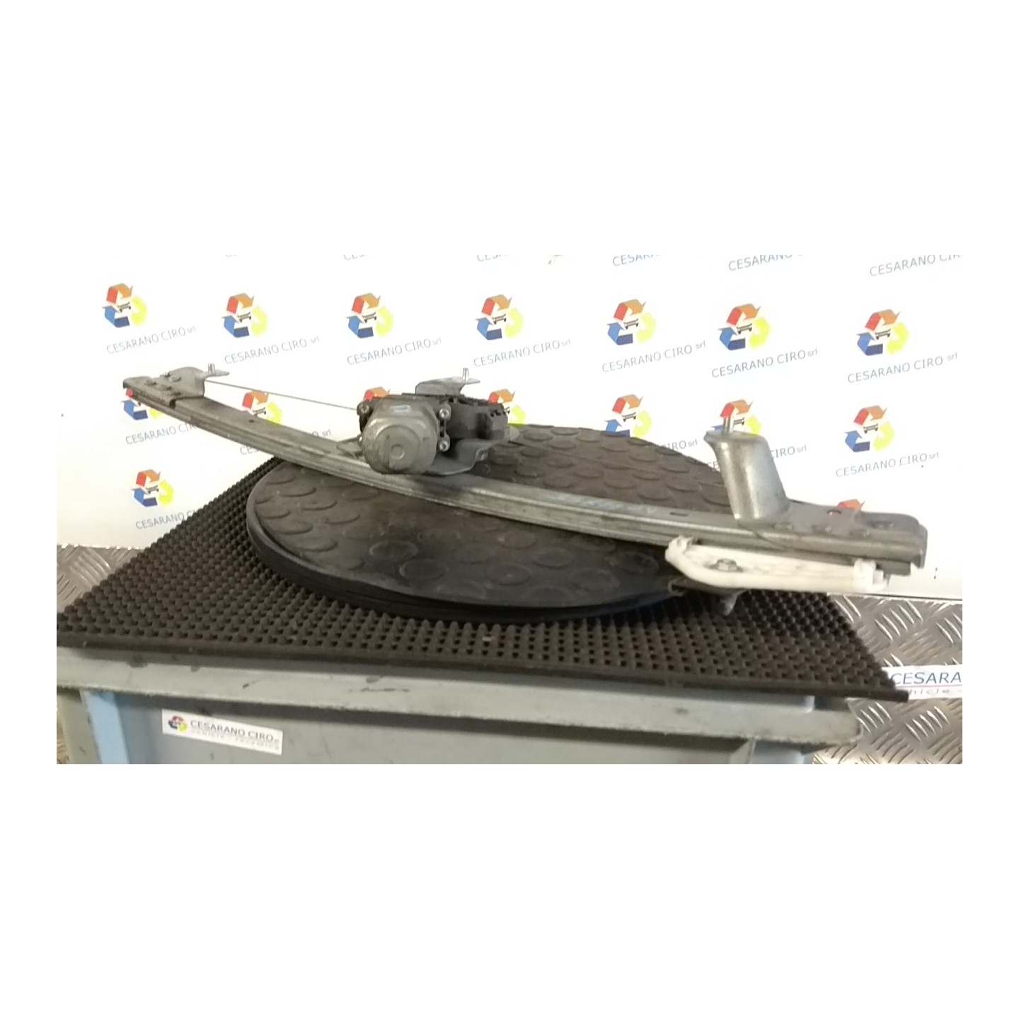 ALZACRISTALLO ELETTR. PORTA ANT. CON MOTORINO DX. 088 DACIA LOGAN (11/05-10/08) K7MF7 8200901102