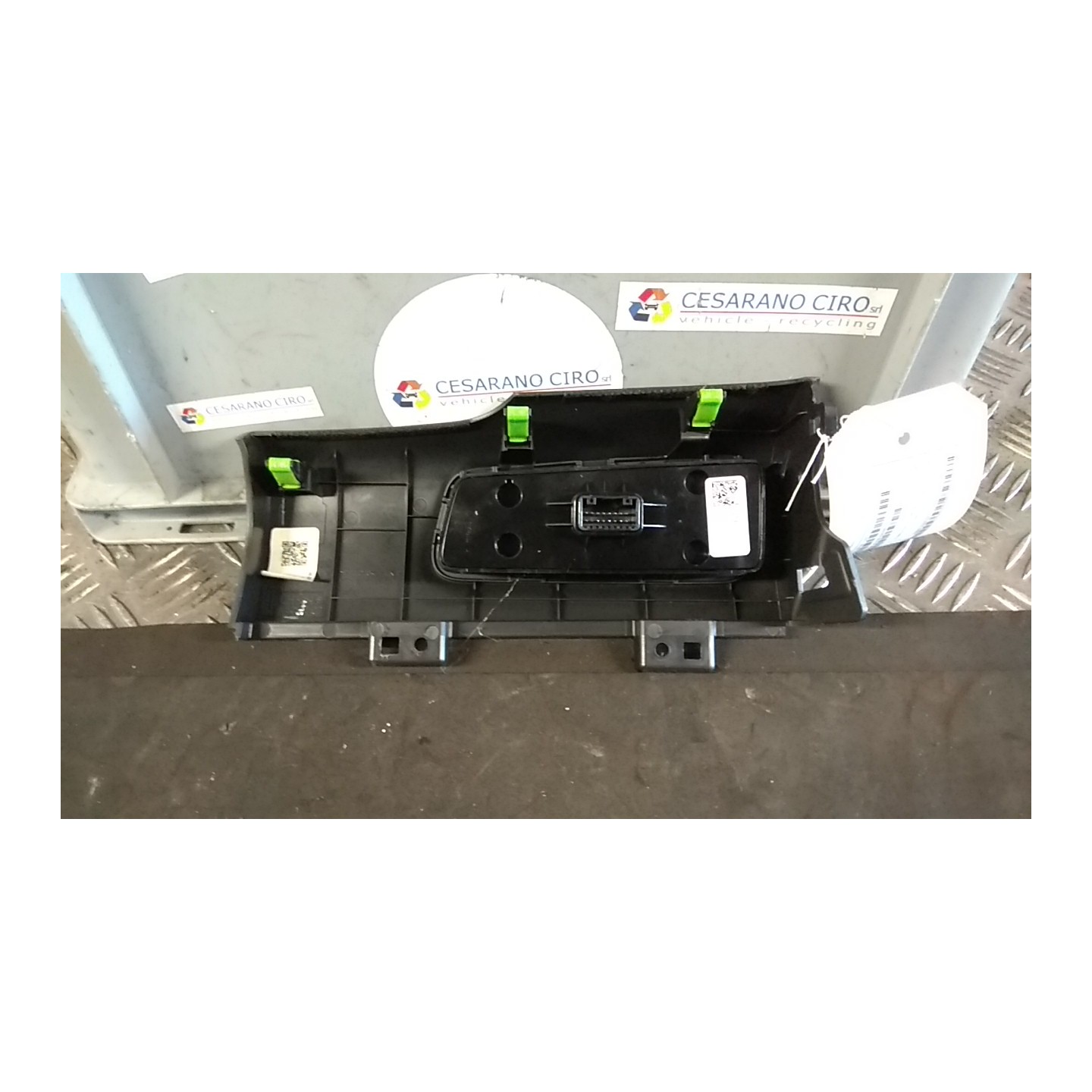 BLOCCO COMANDI MULTIFUNZIONI 001 HYUNDAI TUCSON (07/18-06/21) D4FE 93710D3AA0TRY