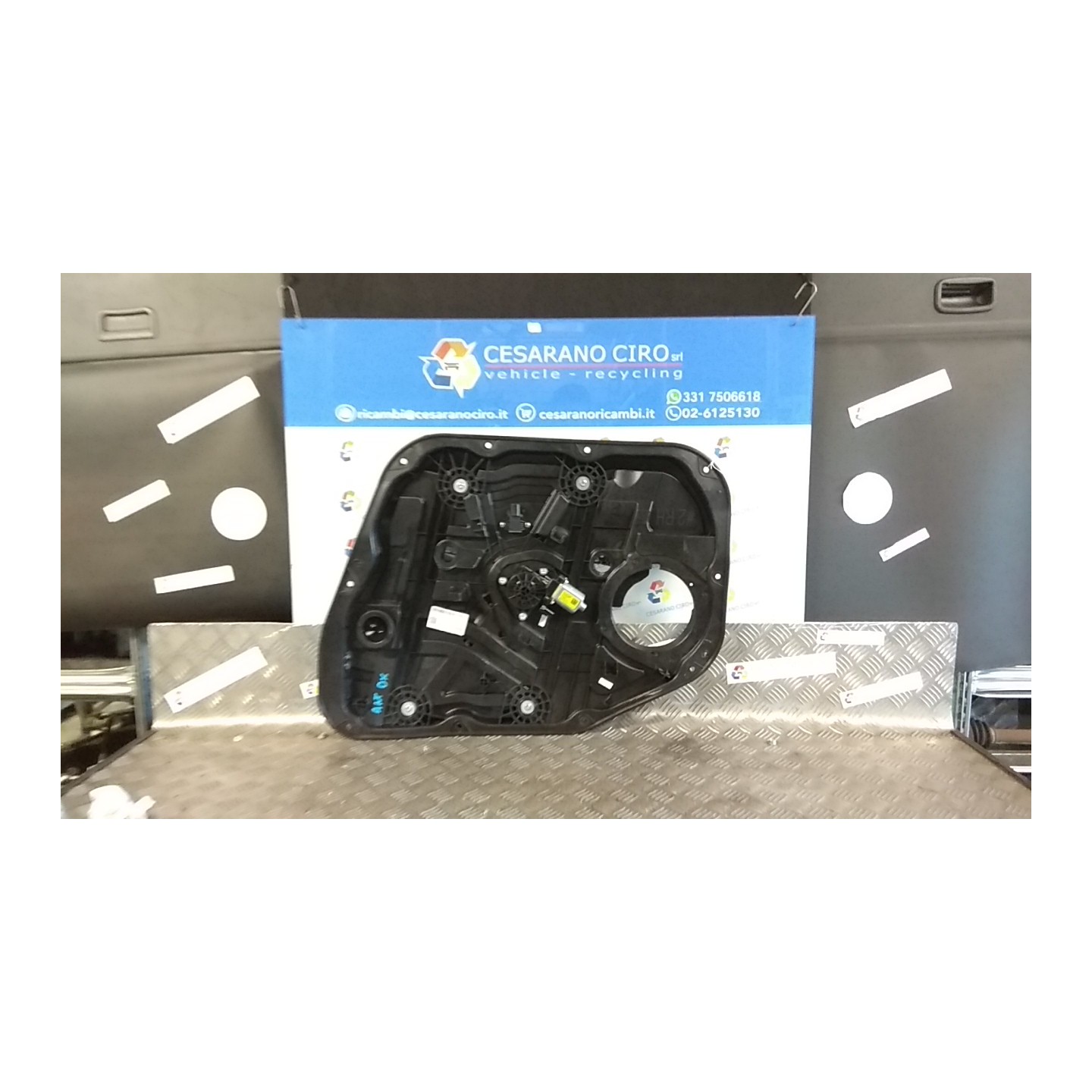 ALZACRISTALLO ELETTR. PORTA ANT. DX 021 HYUNDAI TUCSON (07/18-06/21) D4FE NB0068071059004DX
